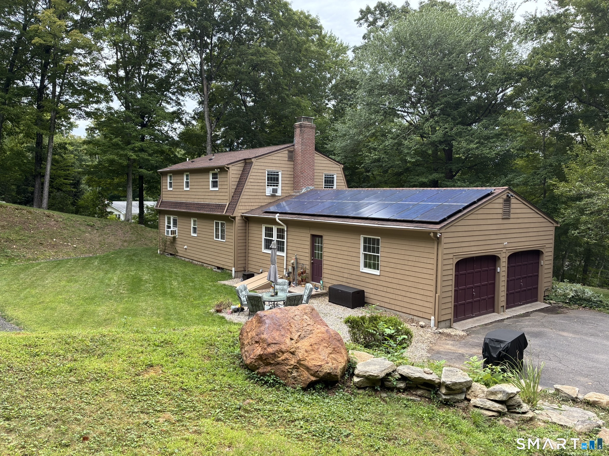 75 Maple Avenue West photo 25