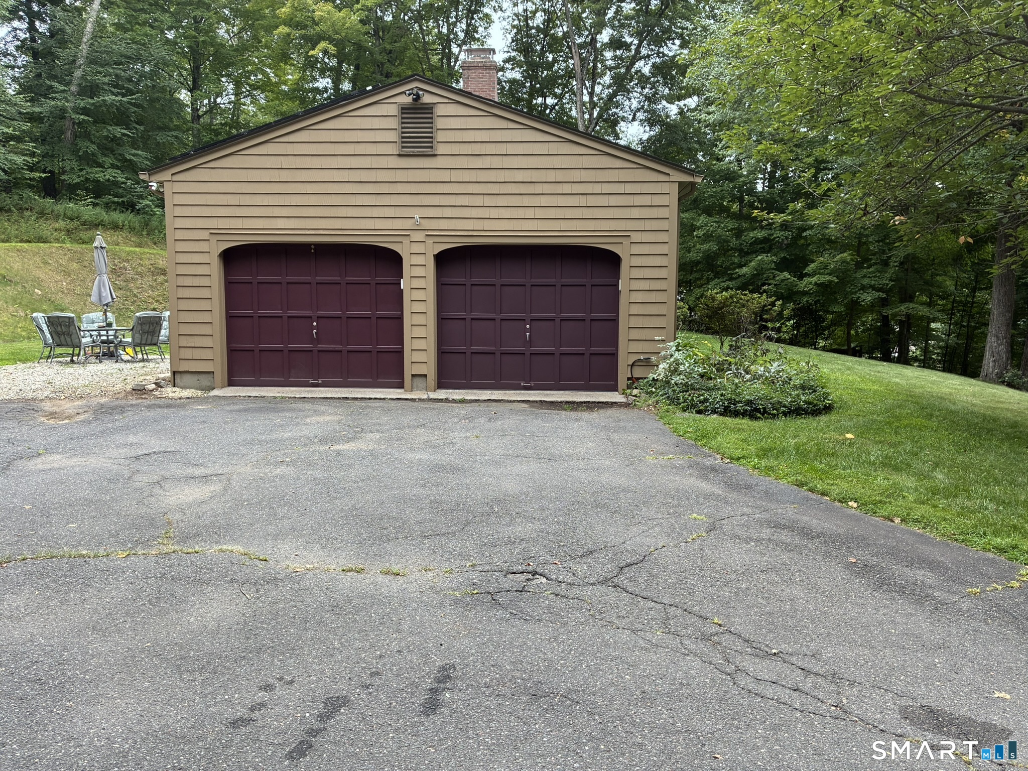 75 Maple Avenue West photo 24