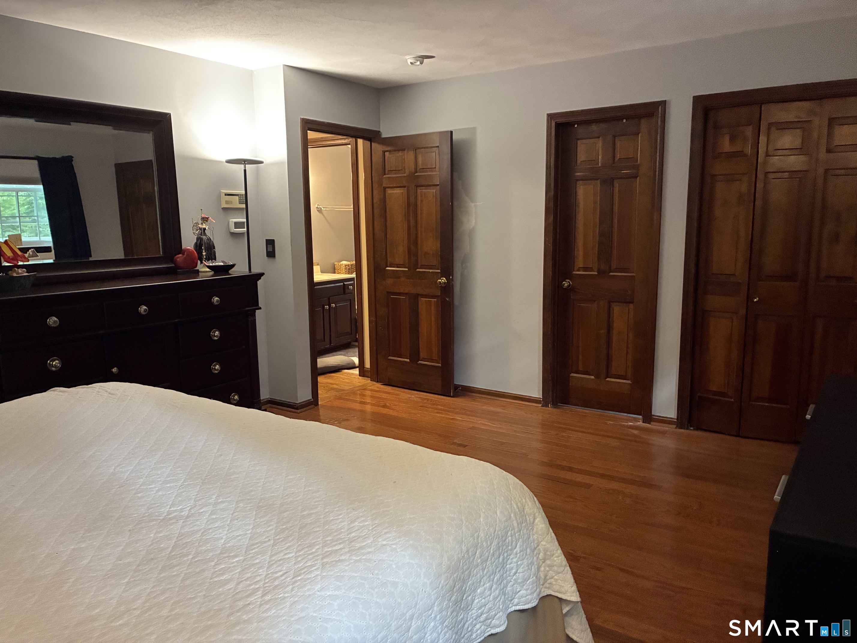 75 Maple Avenue West photo 11