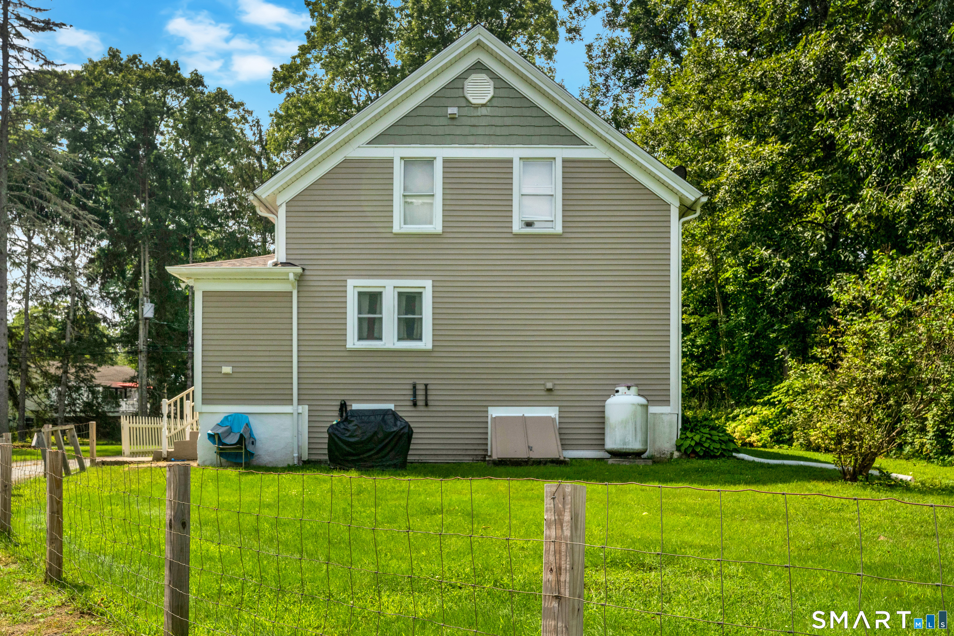 Photo 3 of Single family home for sale at 100 High St, Plainfield, CT 06354 | MLS# 24202054 | Listing updated on 2026-09-16