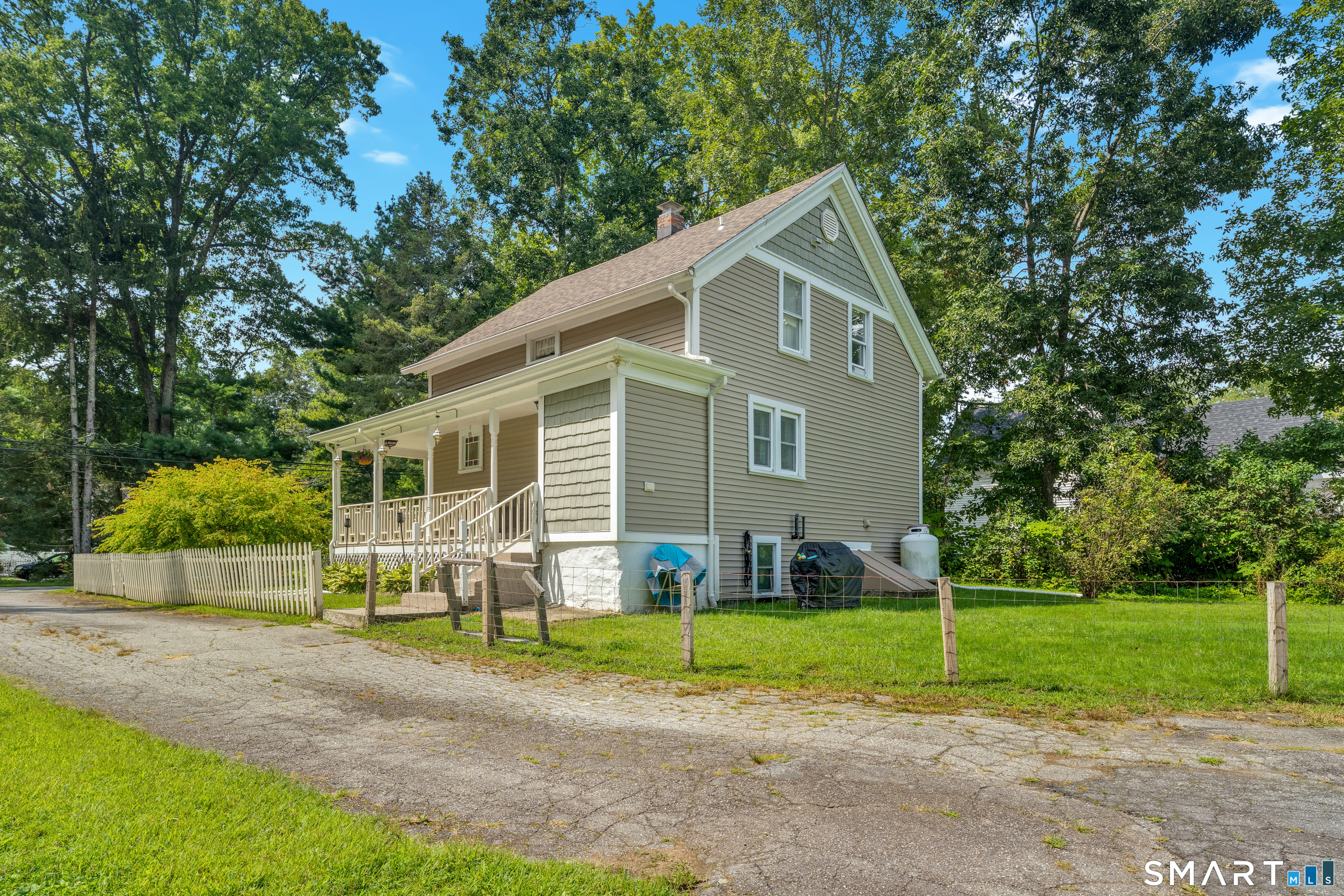 Photo 2 of Single family home for sale at 100 High St, Plainfield, CT 06354 | MLS# 24202054 | Listing updated on 2026-09-16