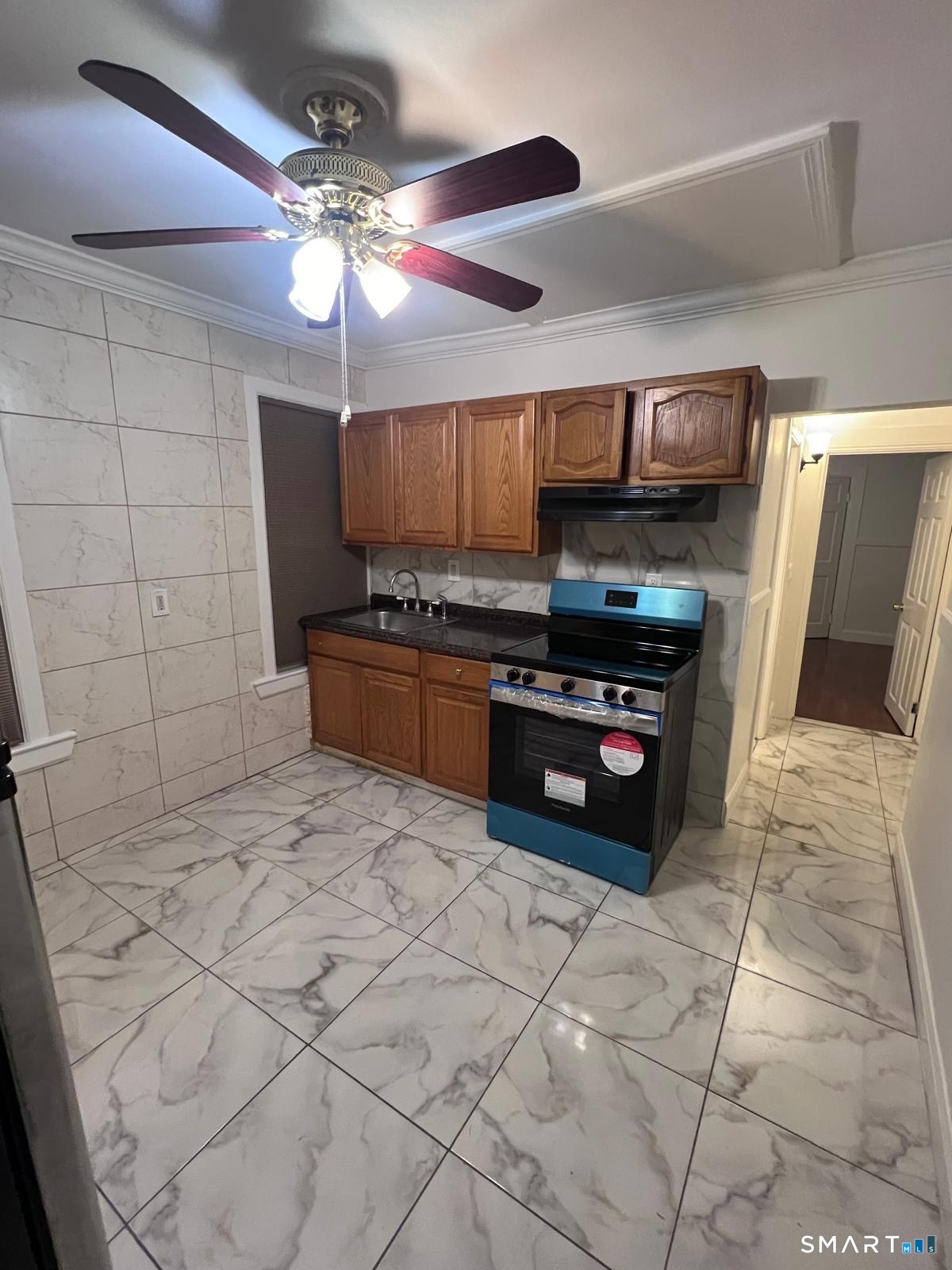 1572 Park Street photo 30