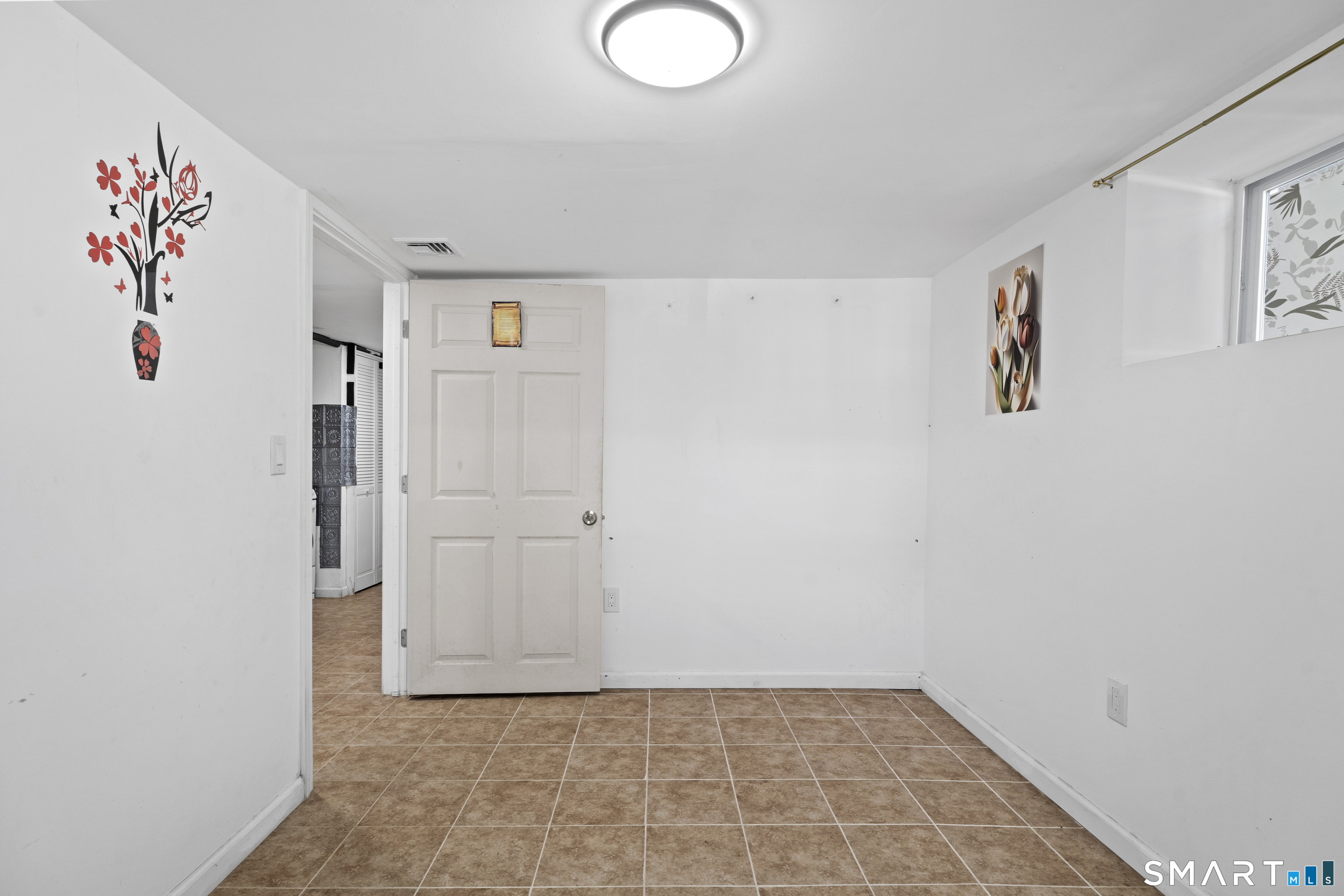 35th image of 302 Dover St, Bridgeport, CT 06610 | MLS# 24202974