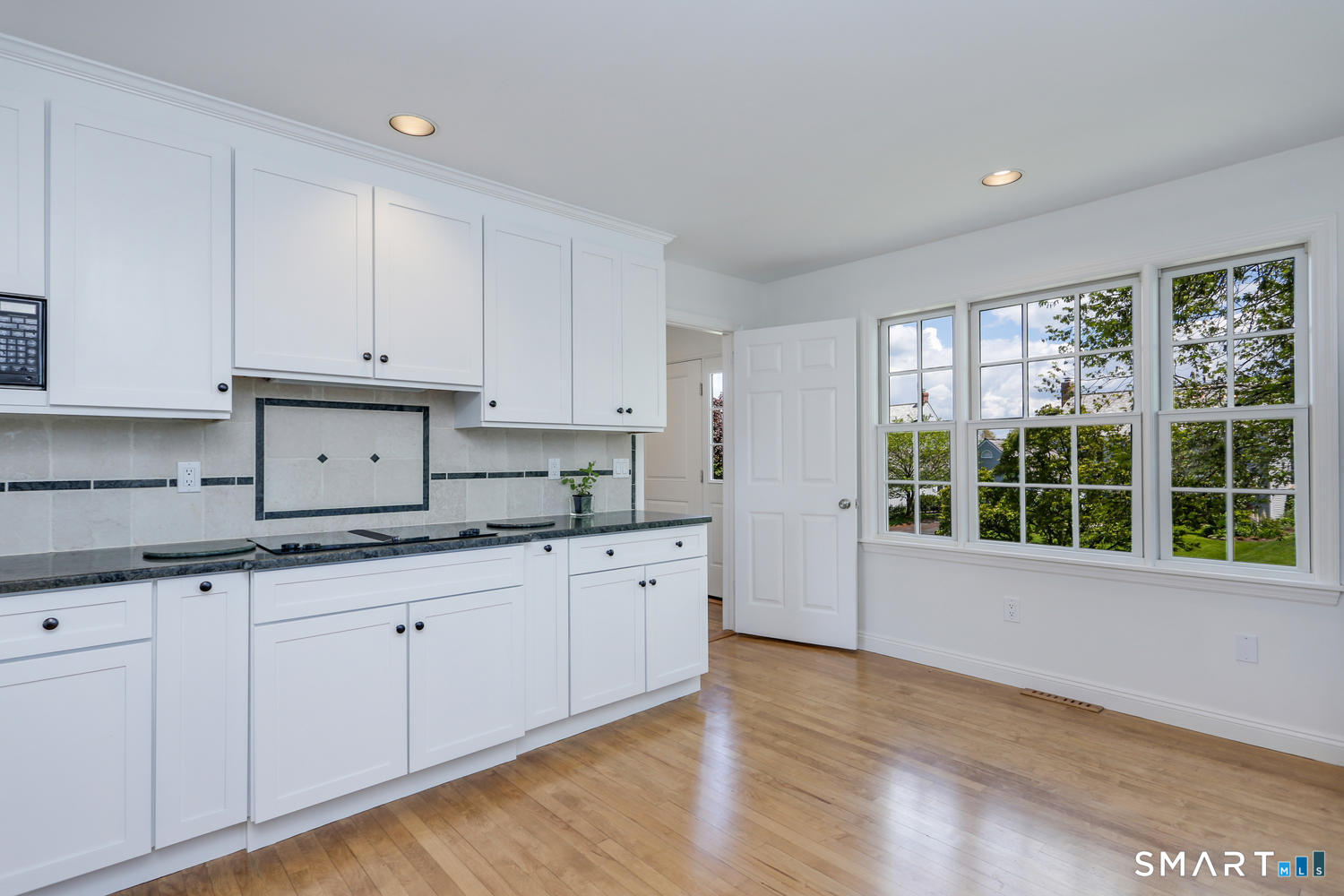 175 Dolphin Cove Quay, Stamford, Connecticut photo 5