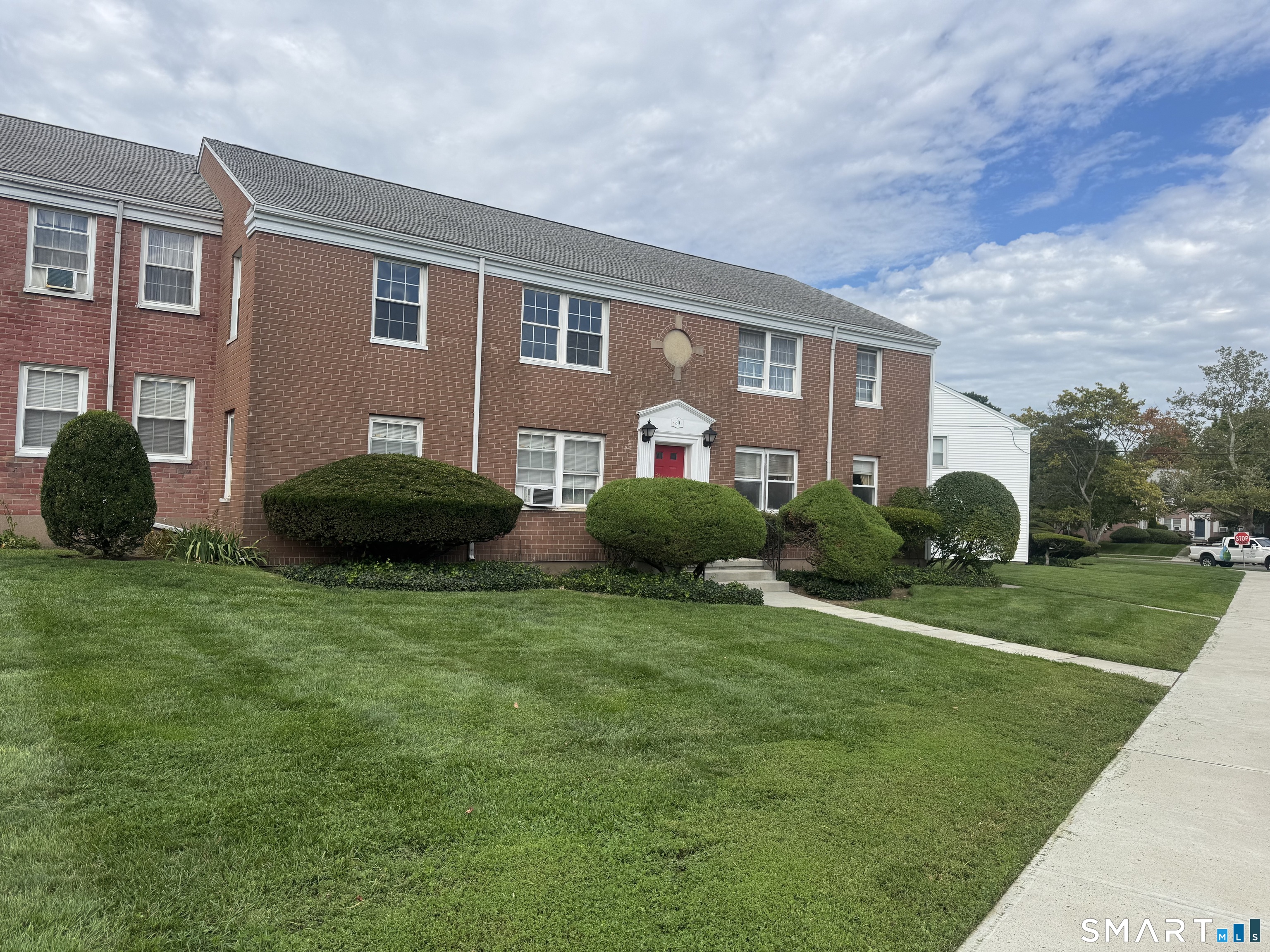 30 Revere Drive, Stamford, Connecticut photo 1