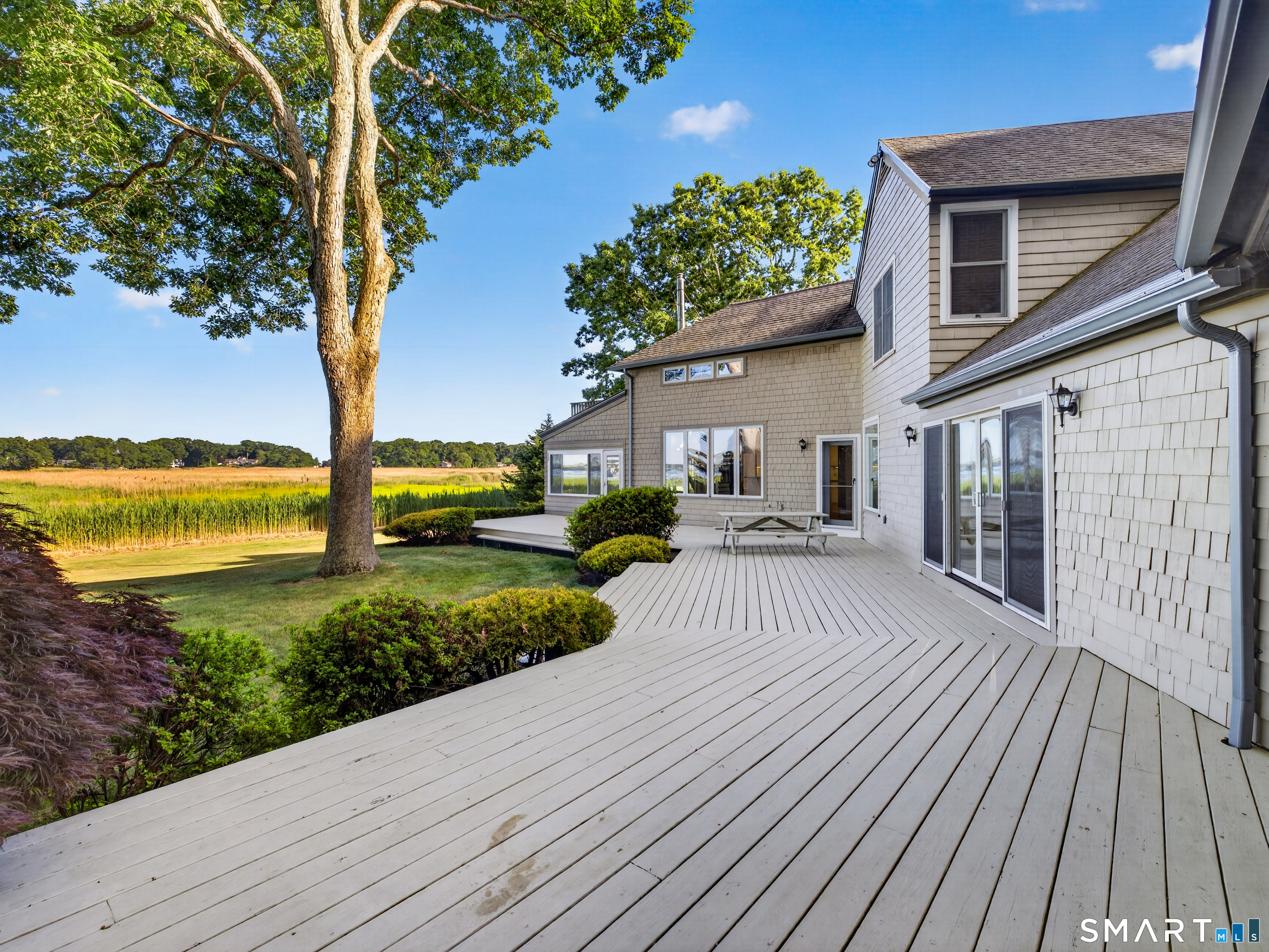 108 Maple Avenue photo 37