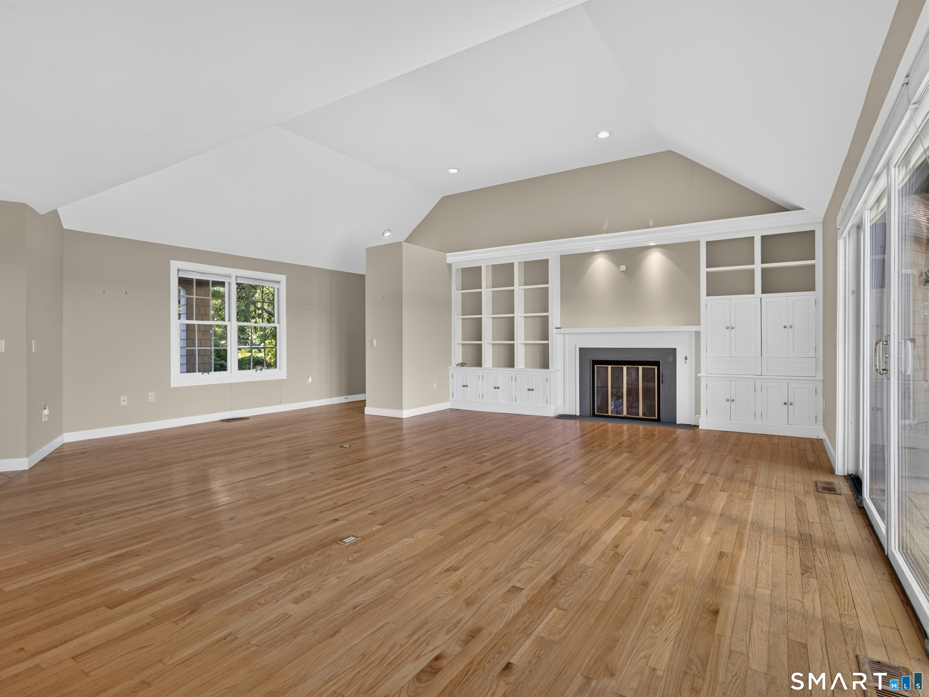 108 Maple Avenue photo 12