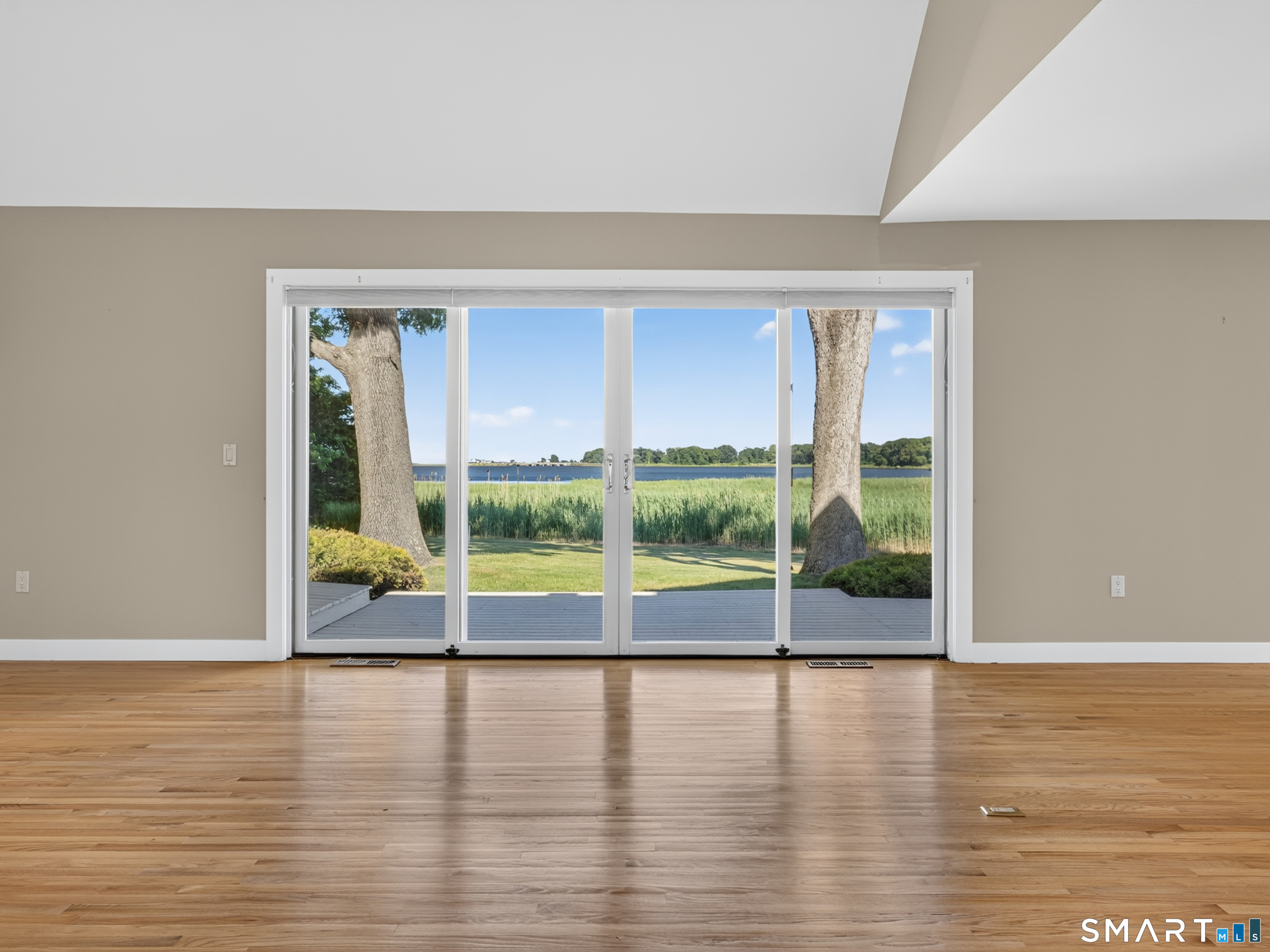 108 Maple Avenue photo 13