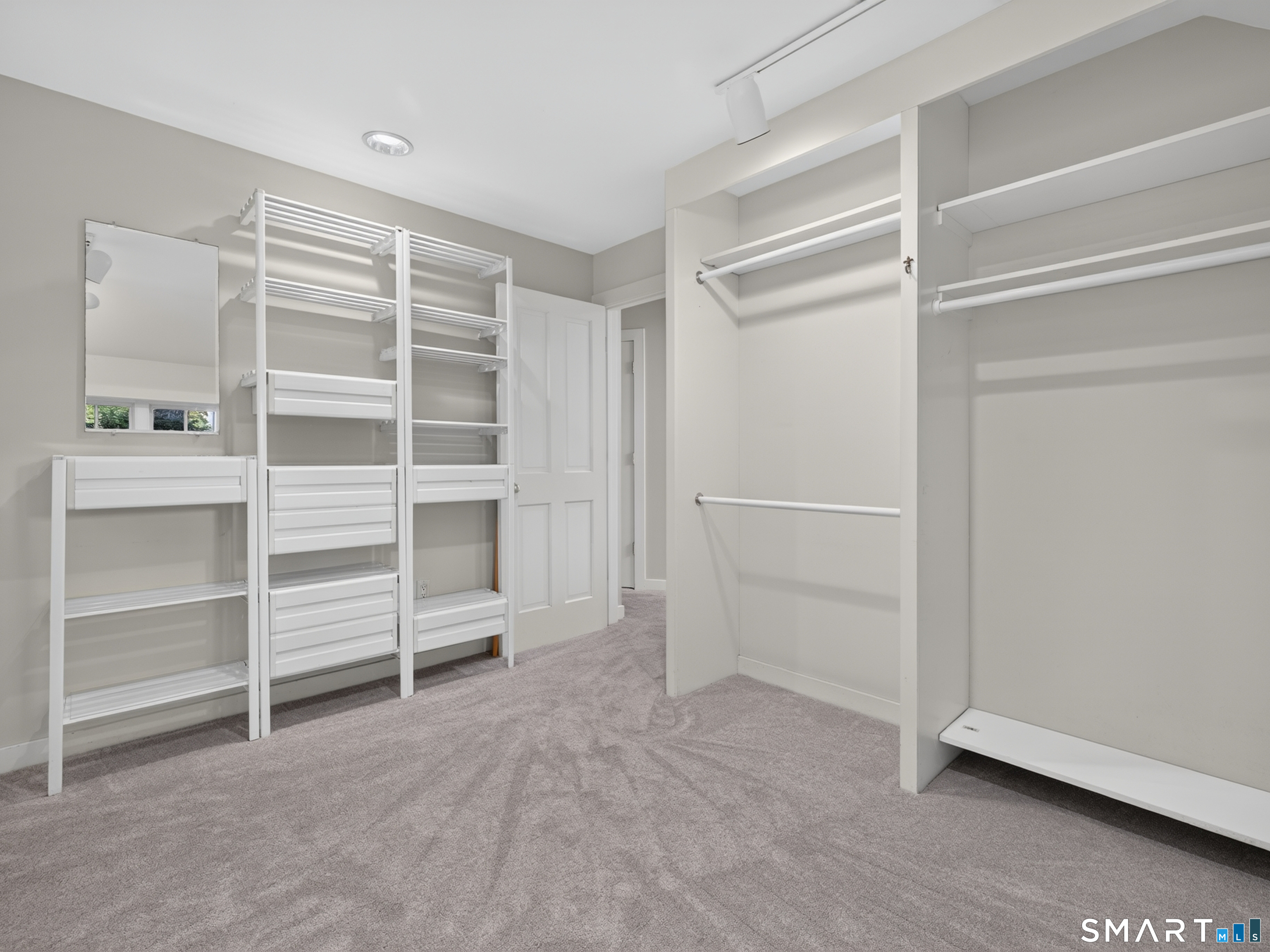 108 Maple Avenue photo 26