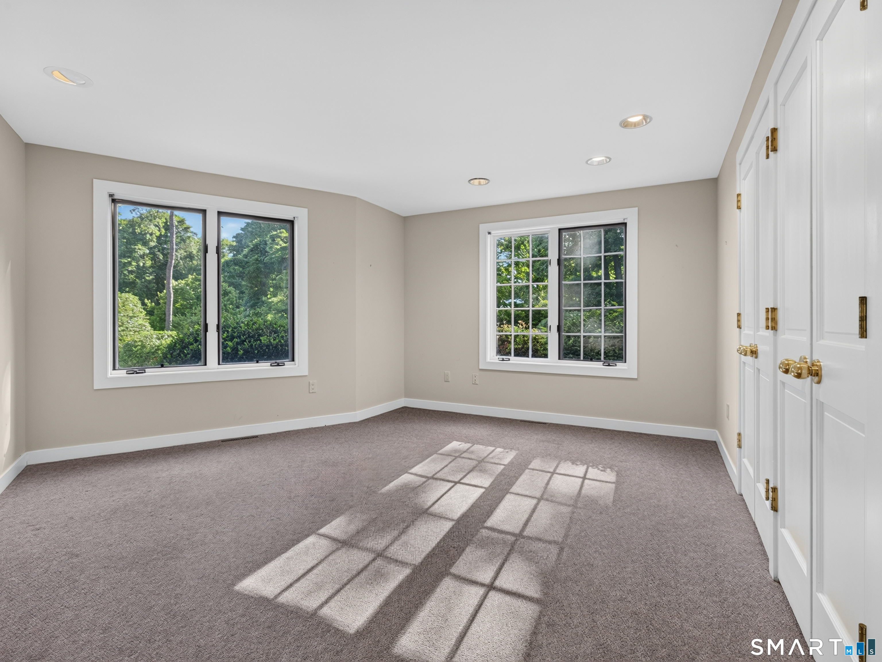 108 Maple Avenue photo 27