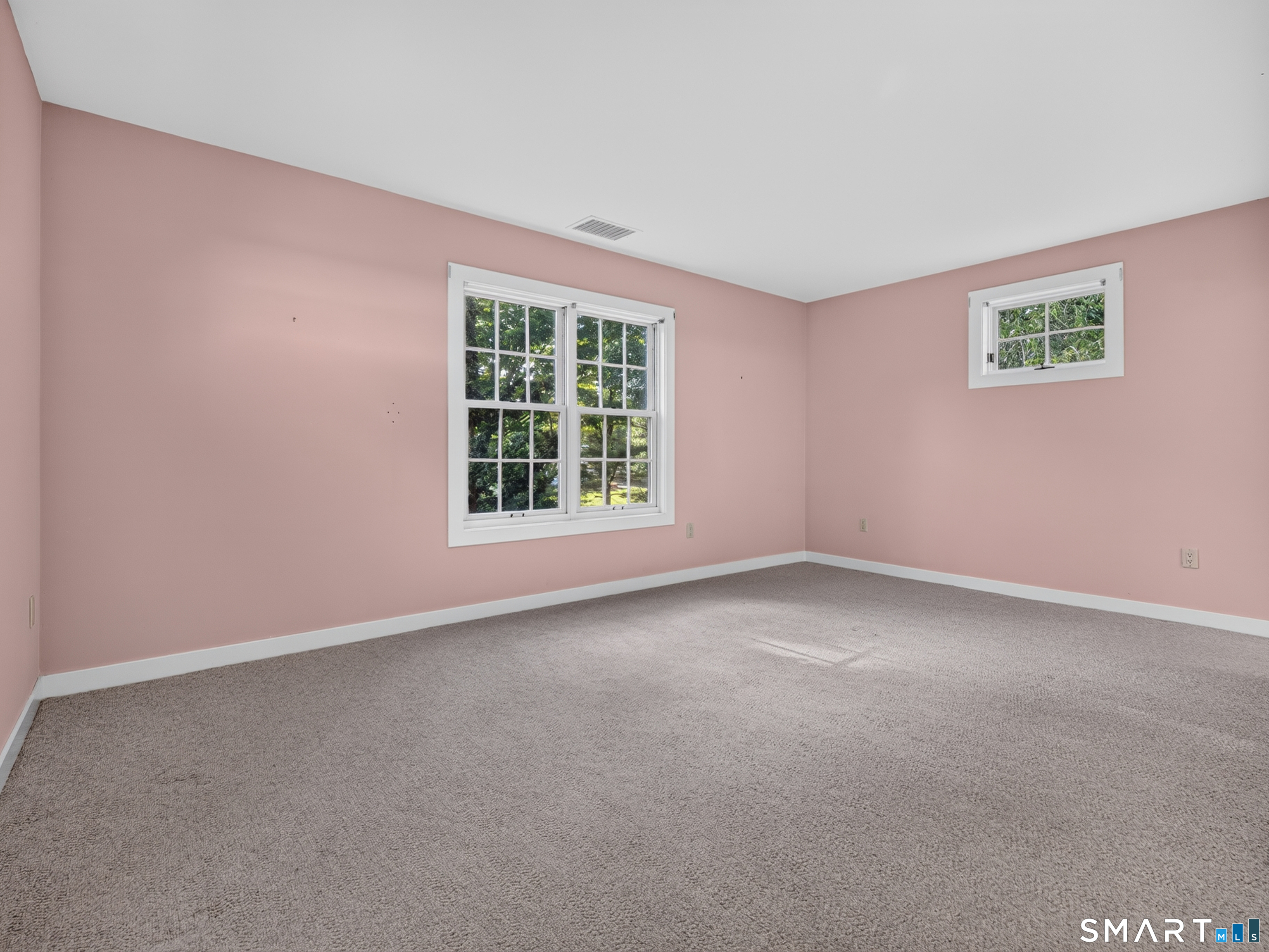108 Maple Avenue photo 33