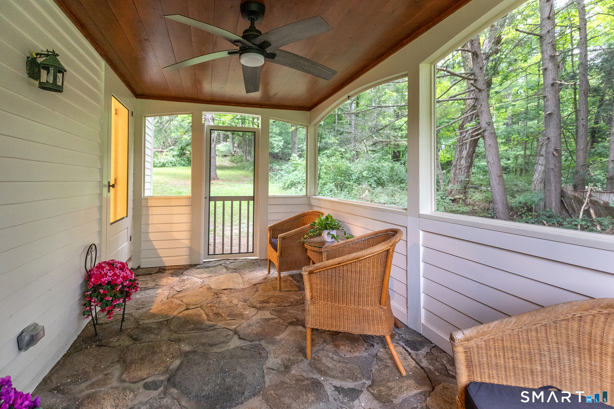 16 River Road photo 31