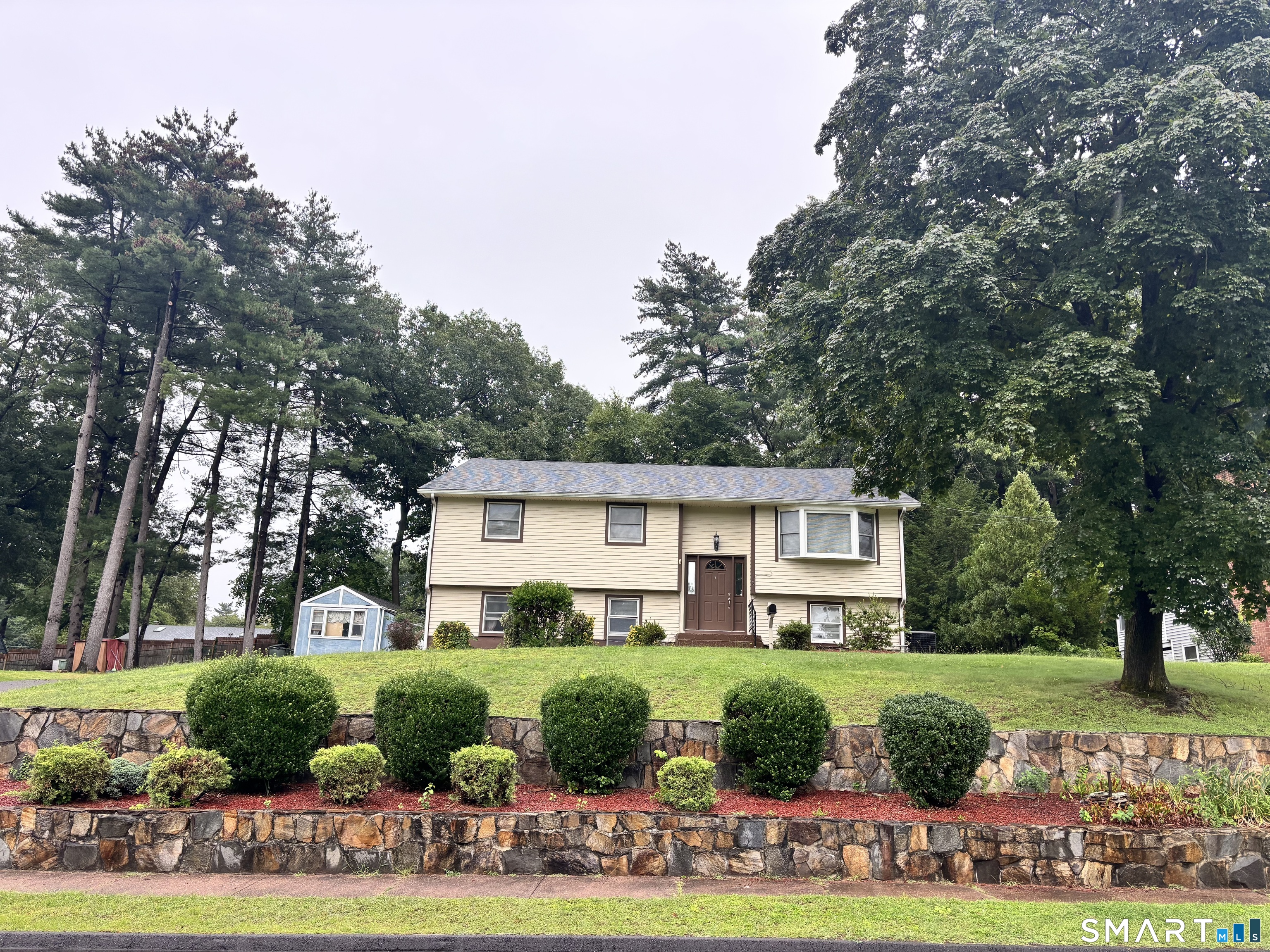 Photo 1 of Single family home for sale at 118 Wickham Dr, East Hartford, CT 06118 | MLS# 24203503 | Listing updated on 2026-09-07