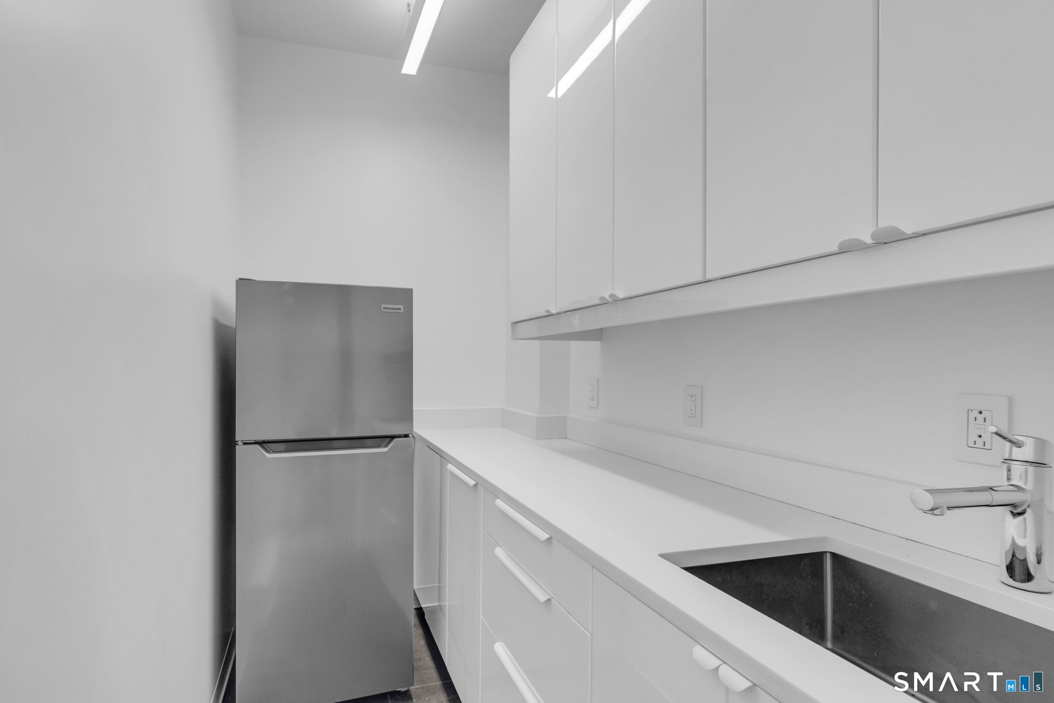 107 Oak Street photo 12