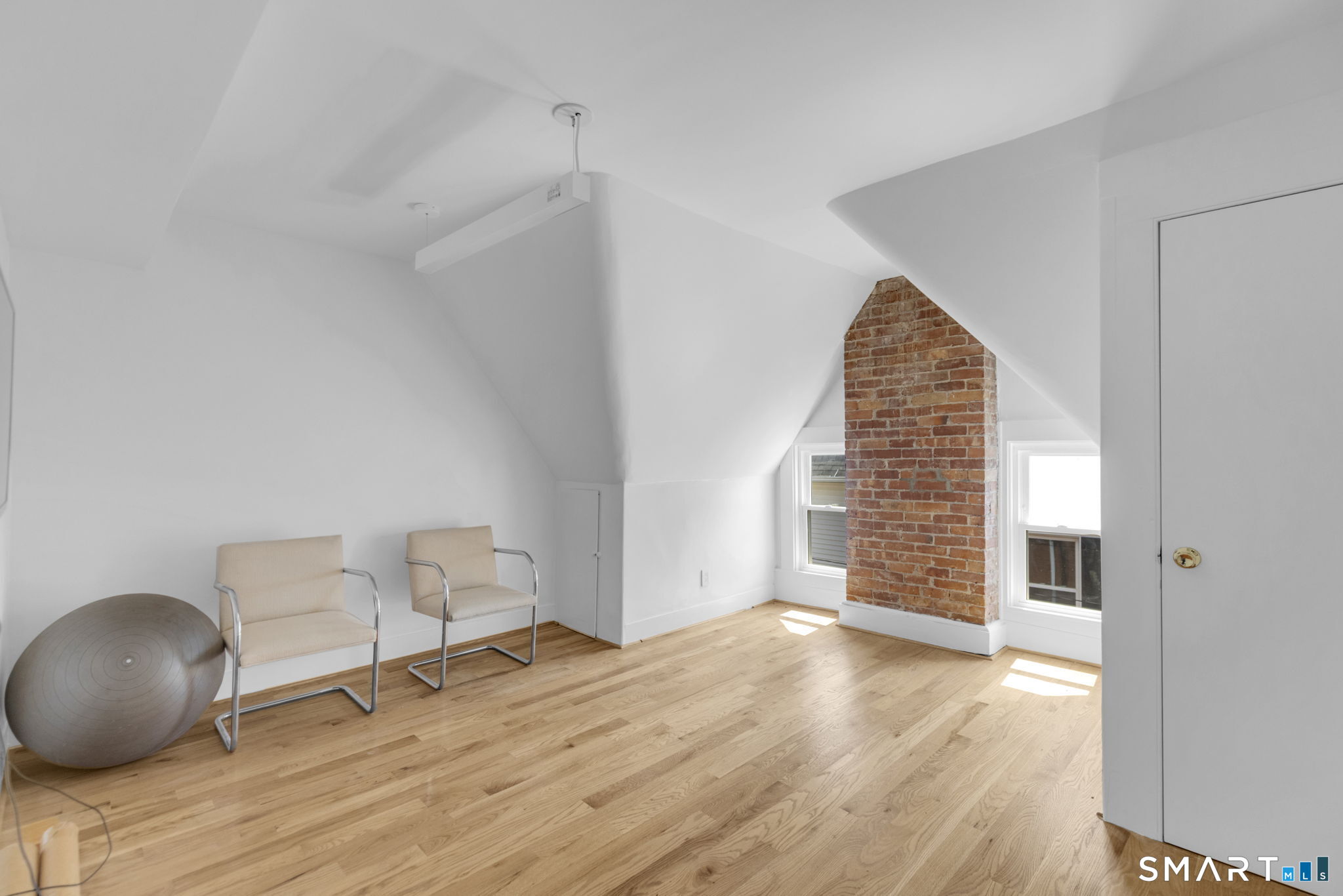 107 Oak Street photo 15