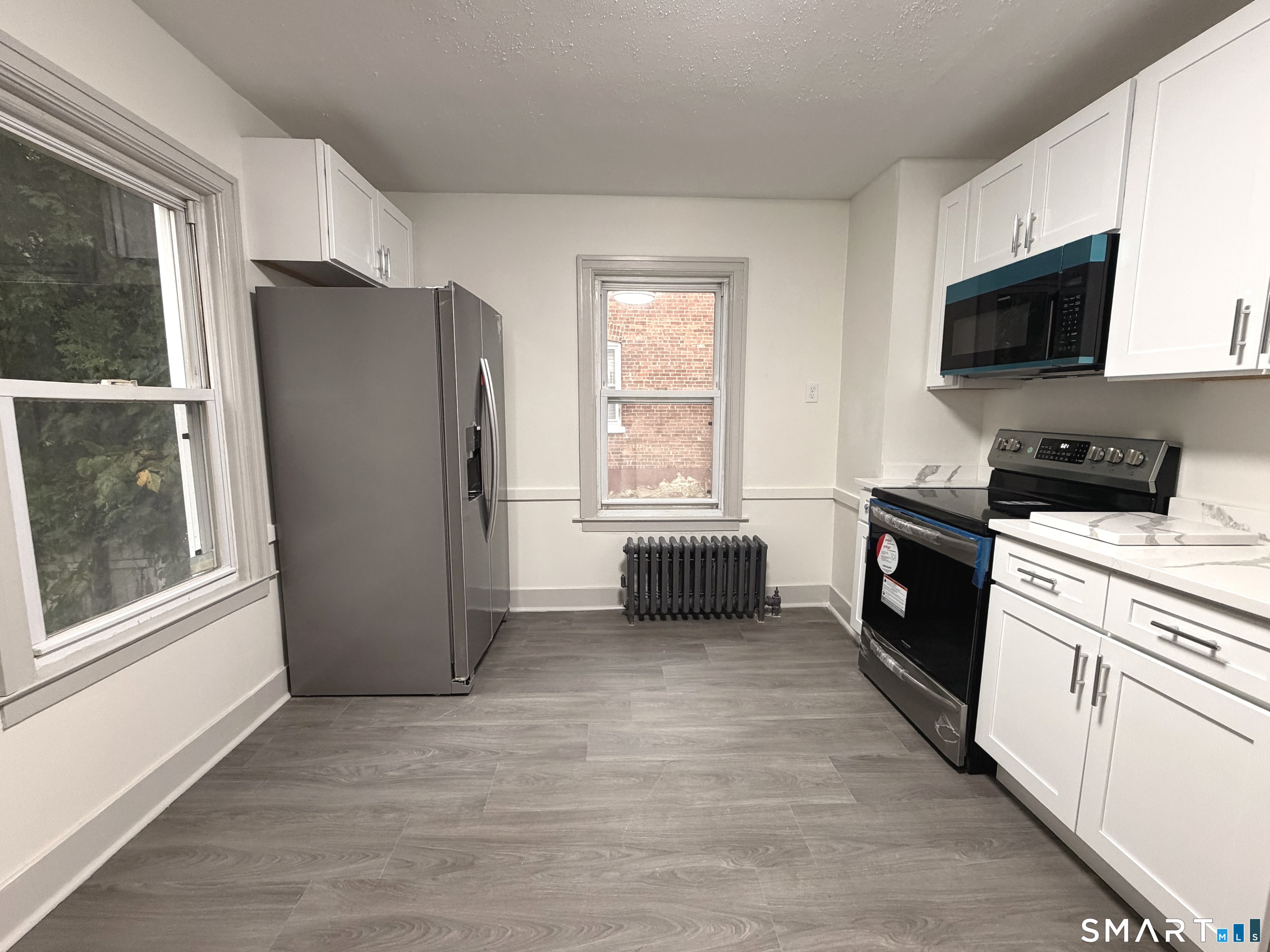 Photo 3 of Single family home for sale at 15 Barber St, Windsor, CT 06095 | MLS# 24202592 | Listing updated on 2026-09-17