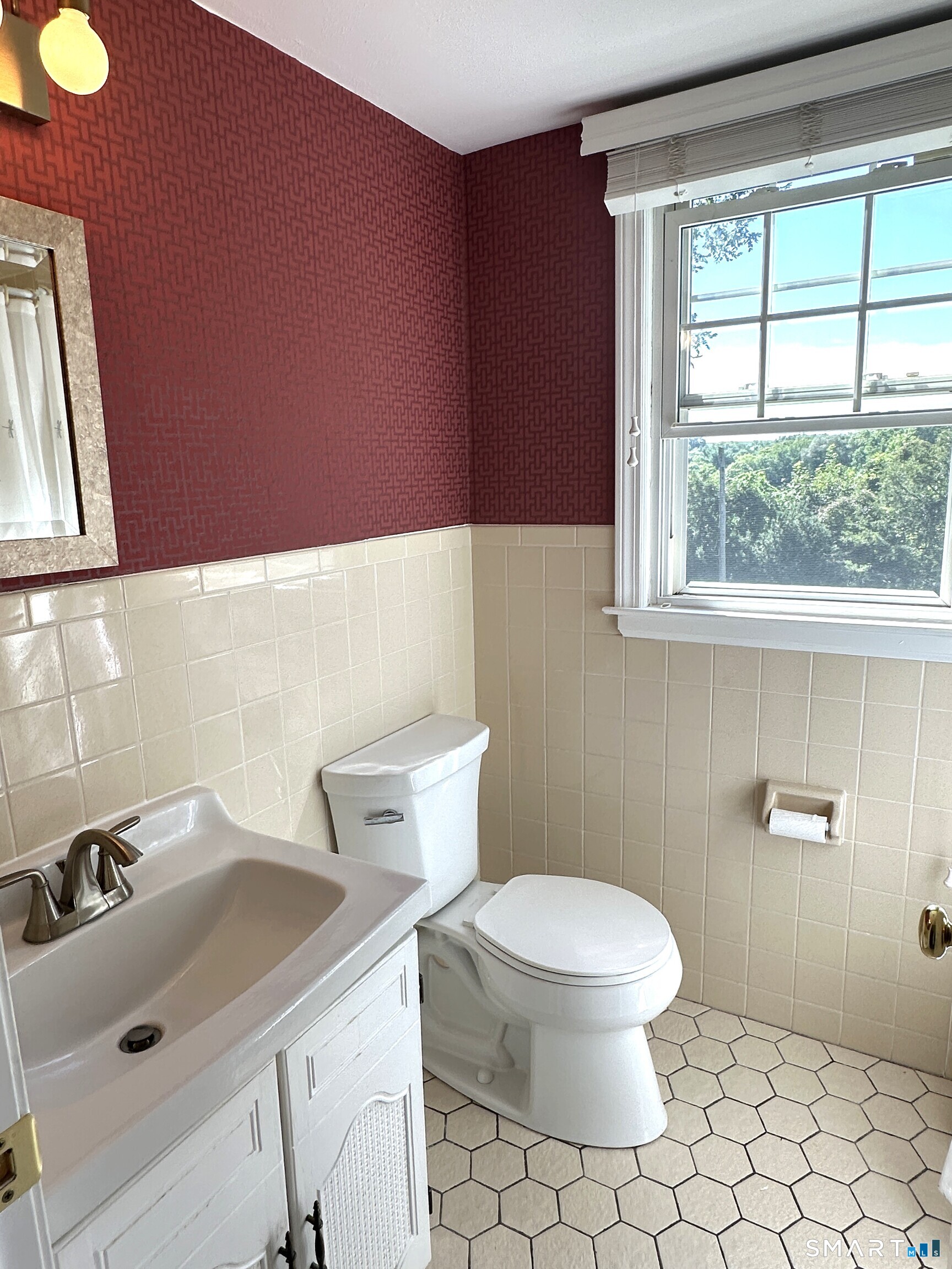 344 Alling Street photo 19