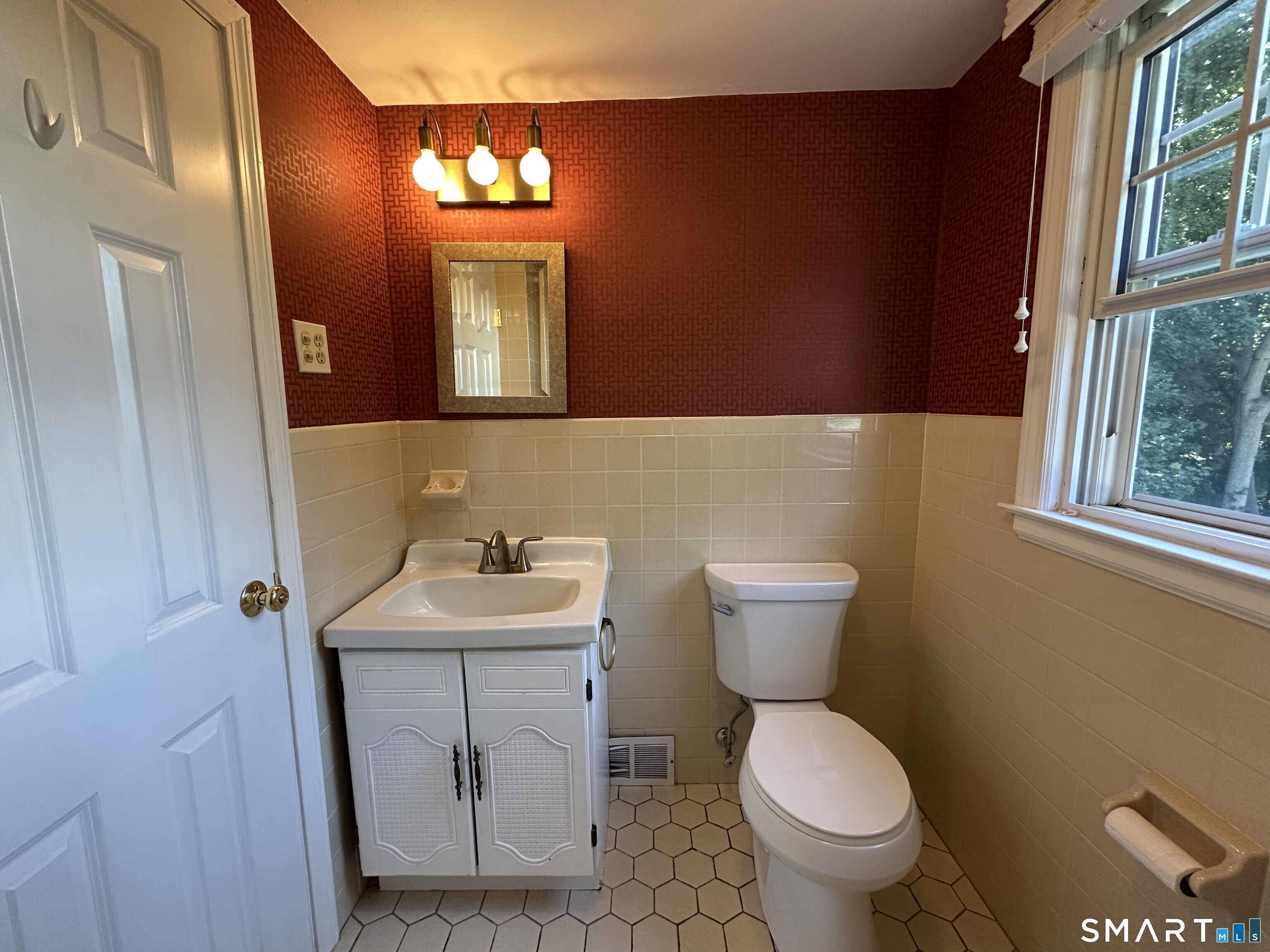 344 Alling Street photo 22