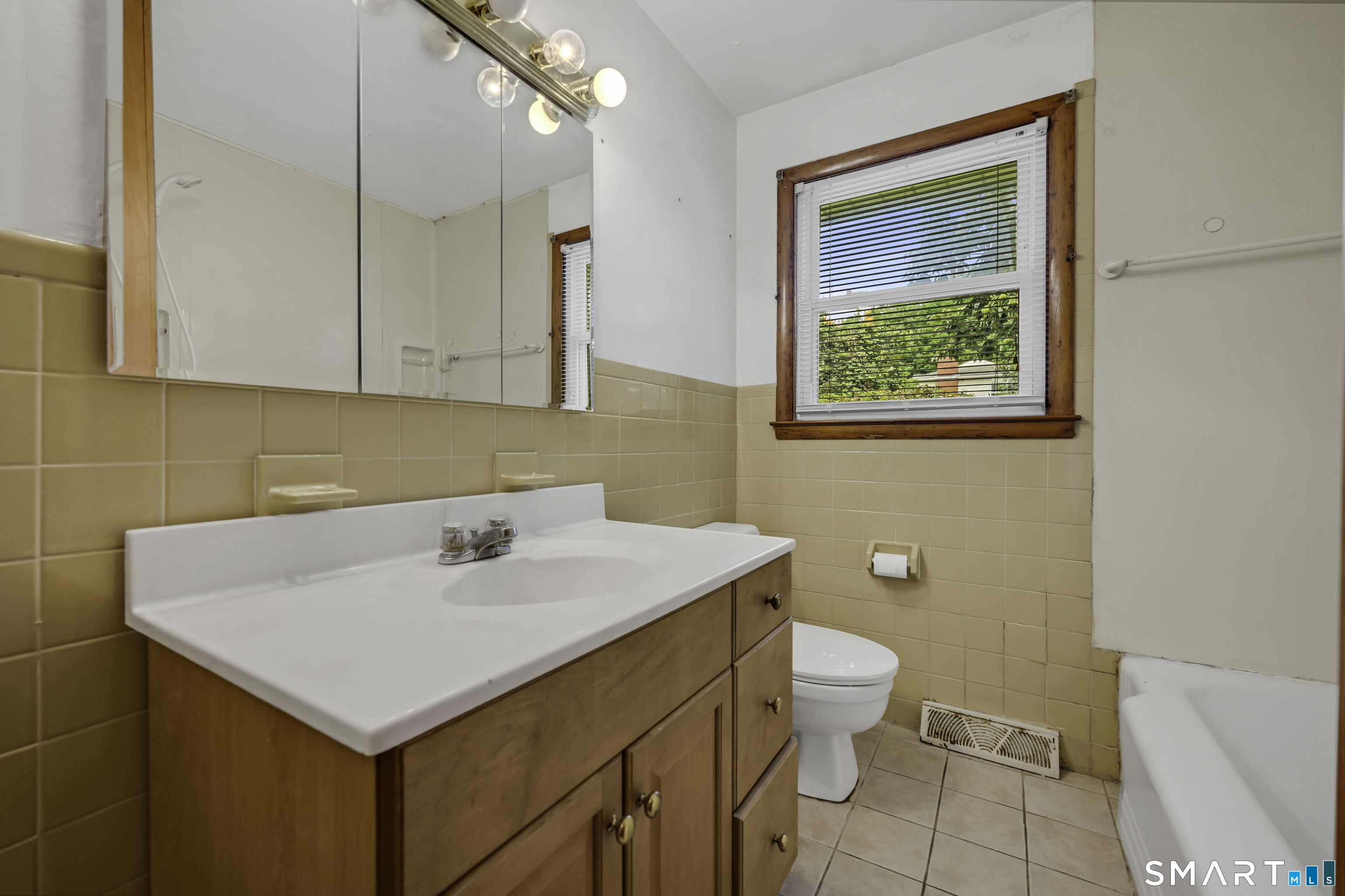 78 Perkins Avenue photo 15