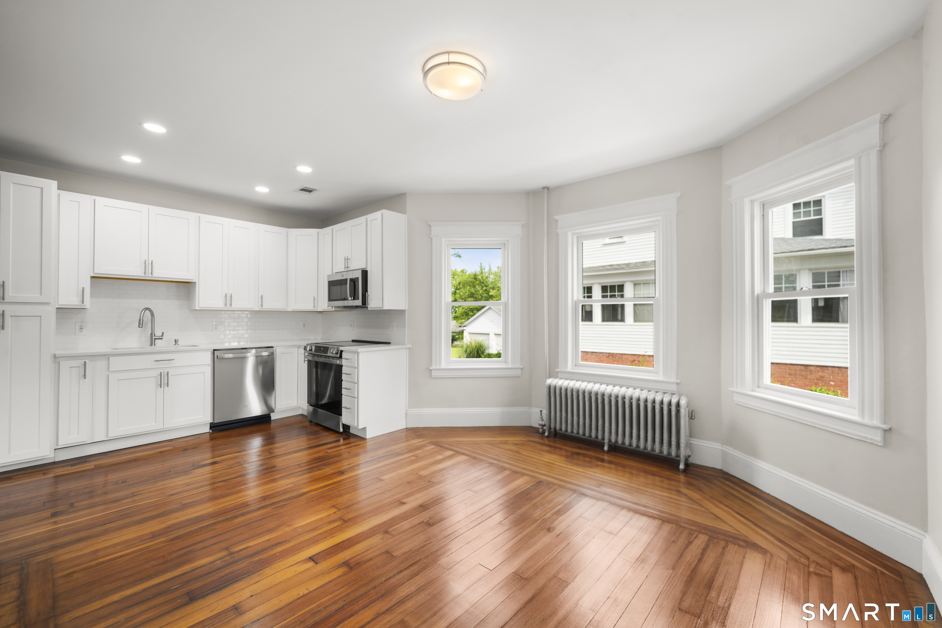 Photo 3 of Single family home for sale at 517 N Main St, Suffield, CT 06078 | MLS# 24203426 | Listing updated on 2026-09-19