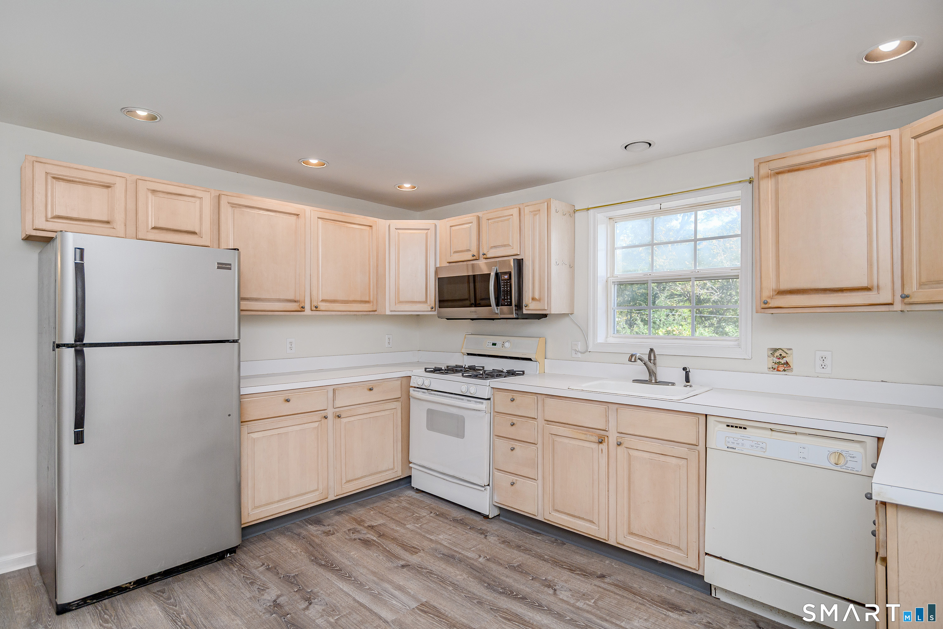 54 Farview Drive photo 10