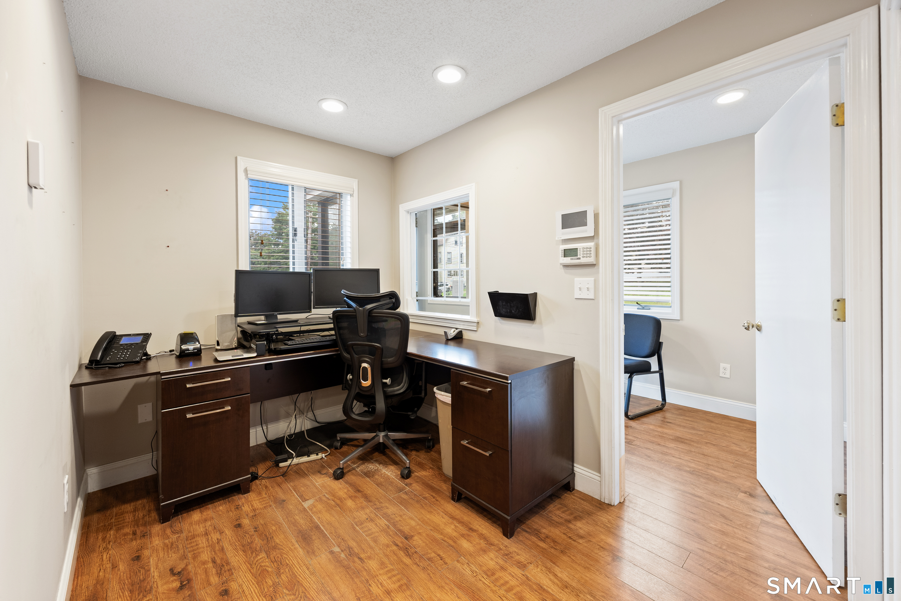 400 Riverside Avenue photo 15