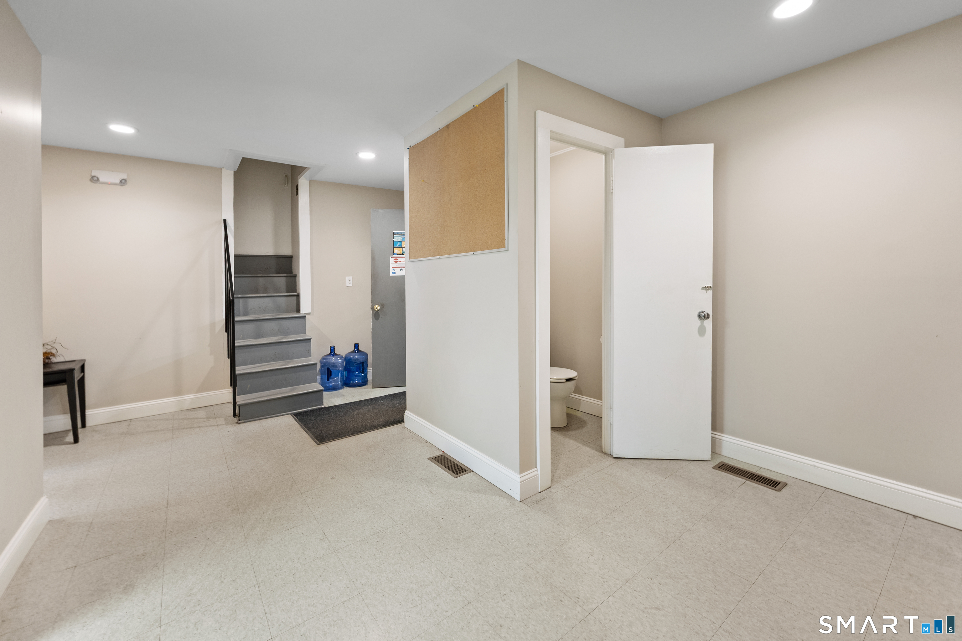 400 Riverside Avenue photo 13