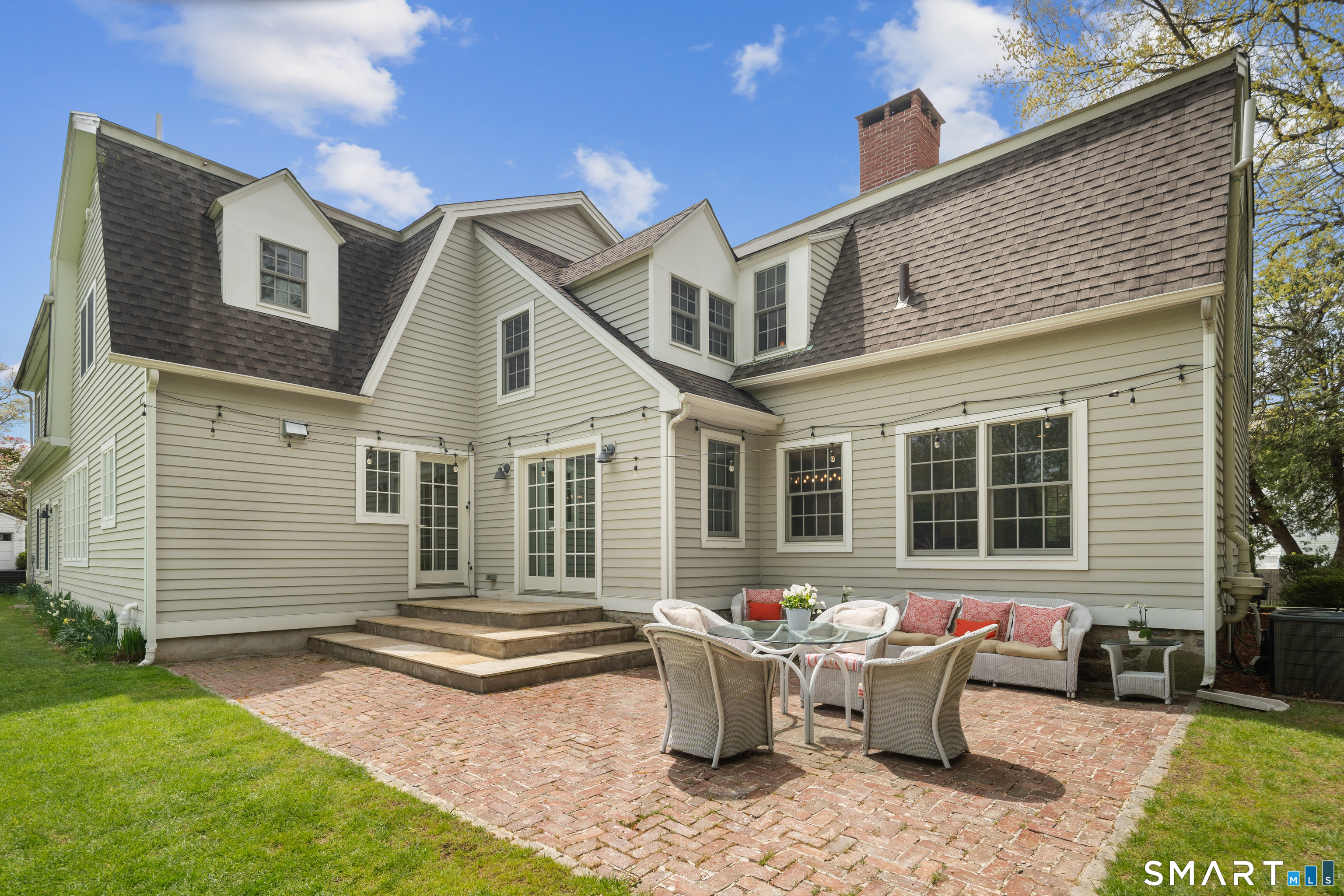 28 Bulkley Avenue North photo 31