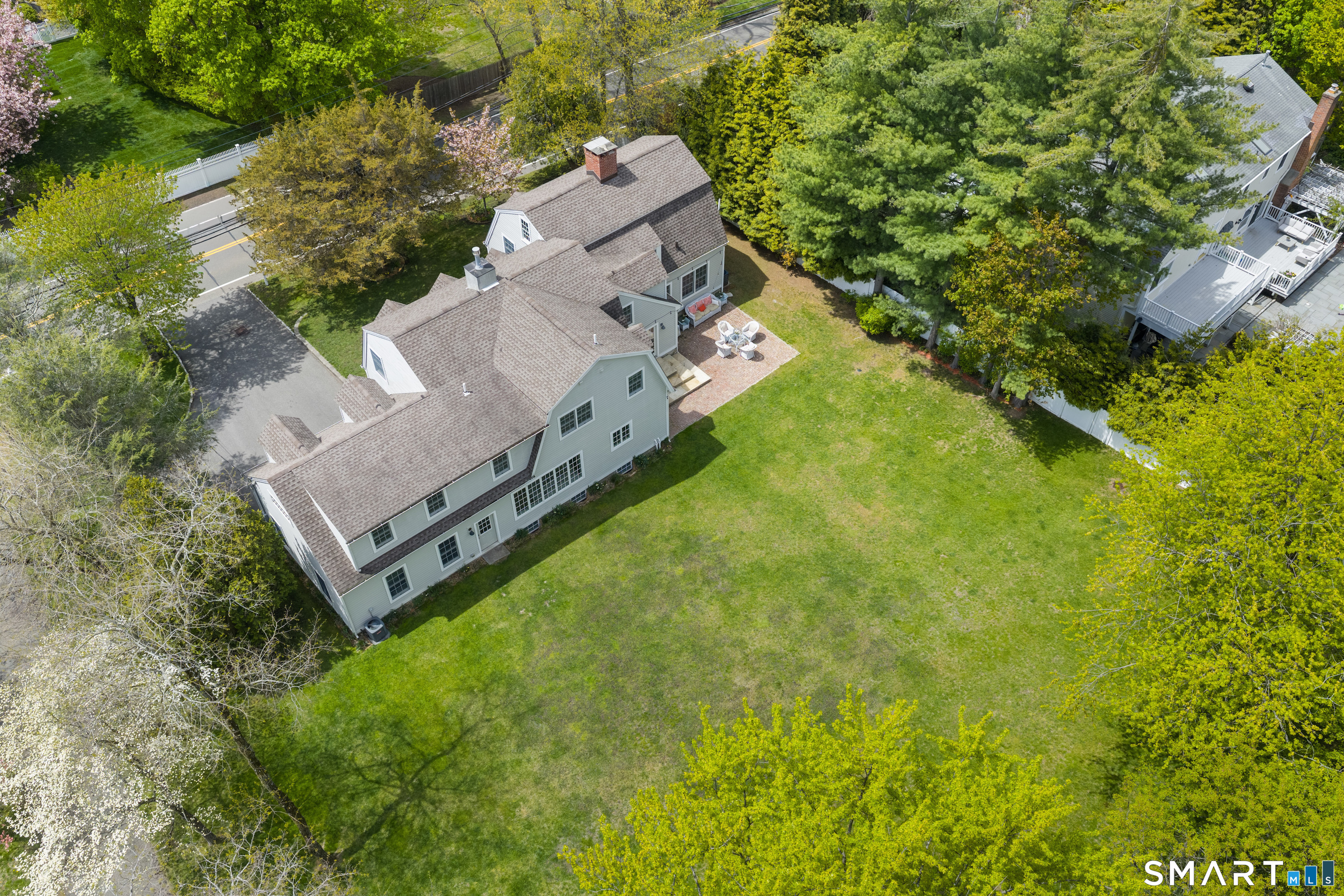 28 Bulkley Avenue North photo 33