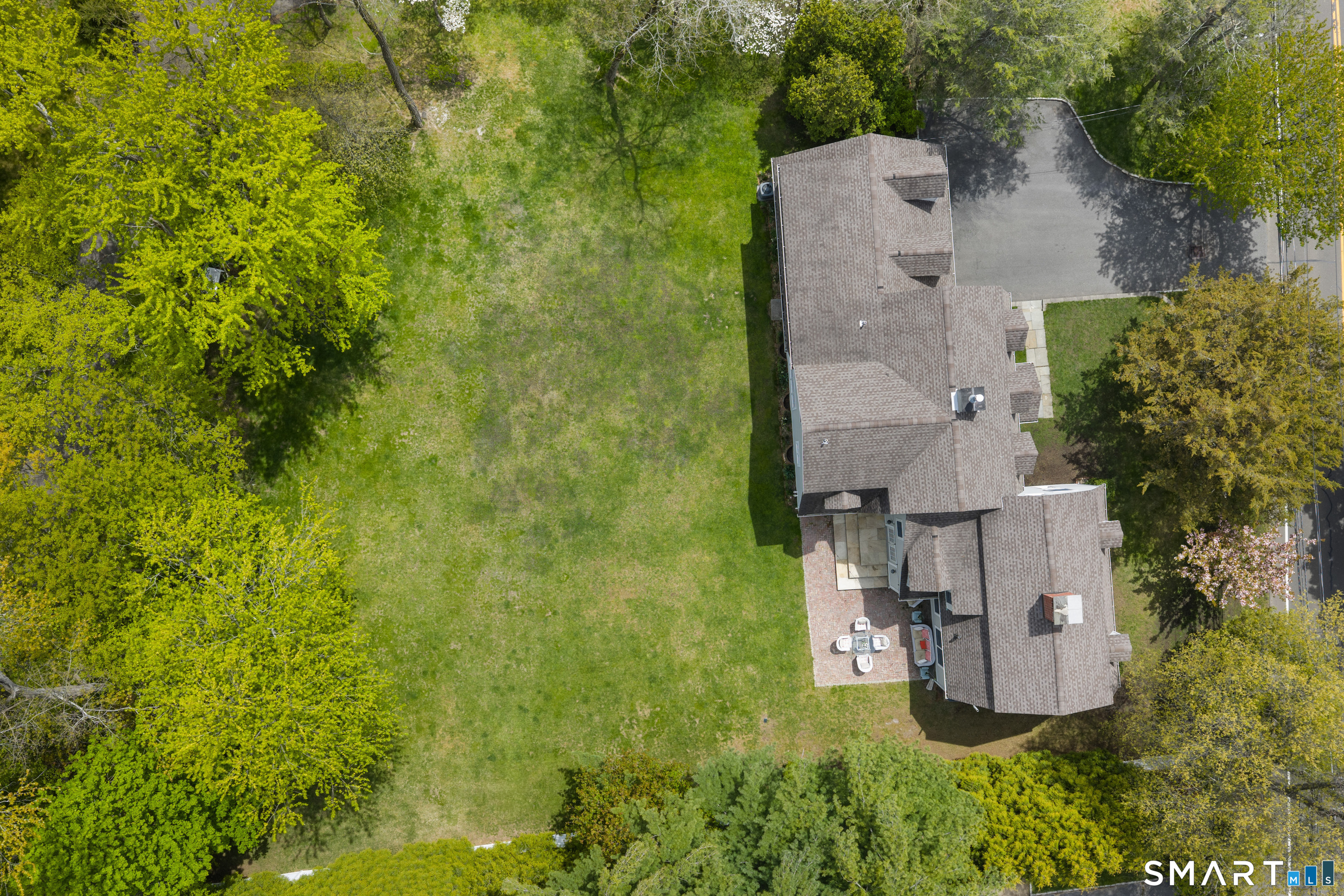 28 Bulkley Avenue North photo 34
