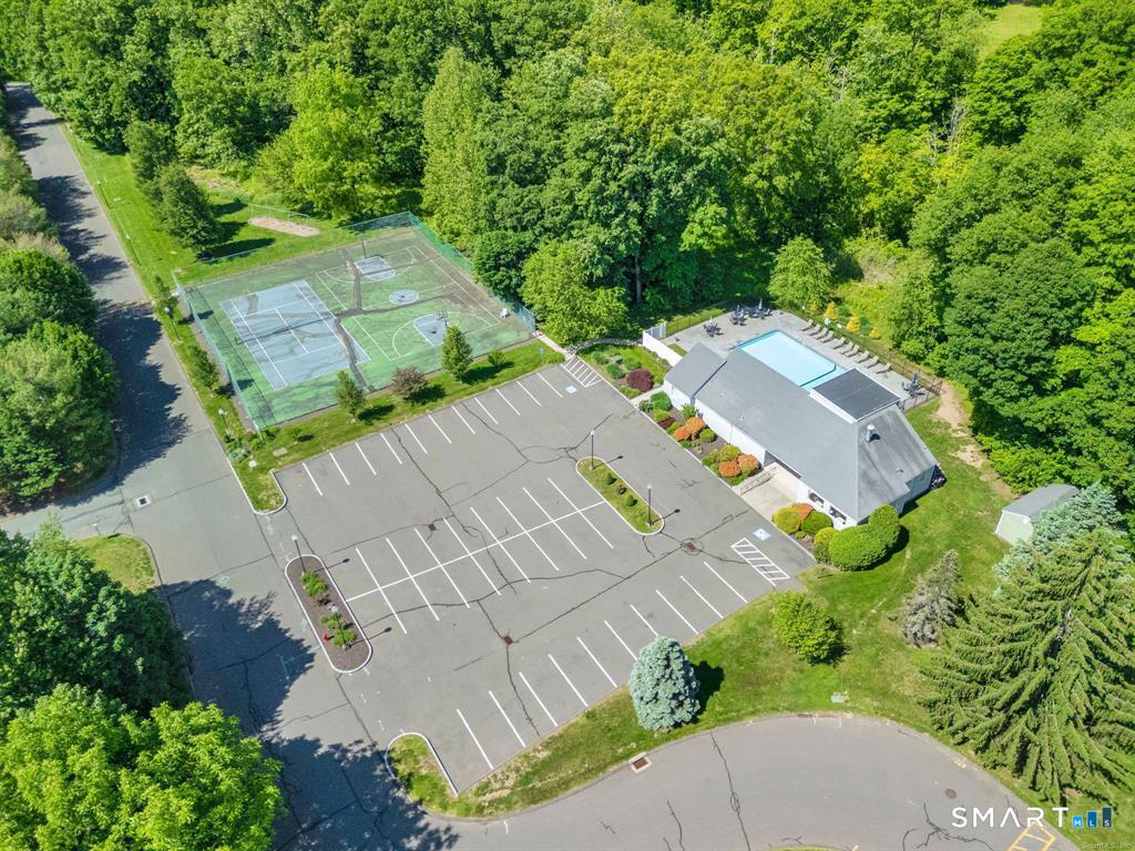 210 Brentwood Drive Unit #210 photo 29
