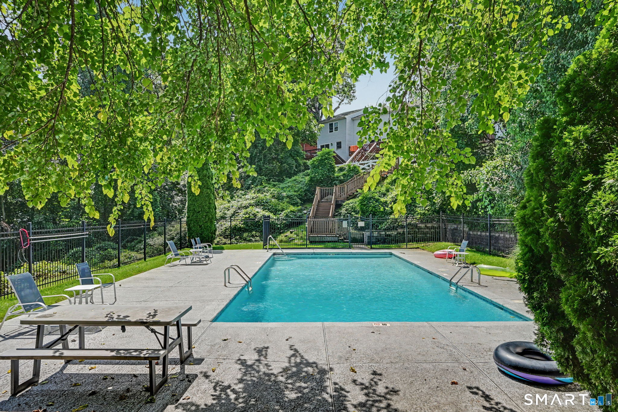 12 Camelot Drive, Norwalk, Connecticut photo 3