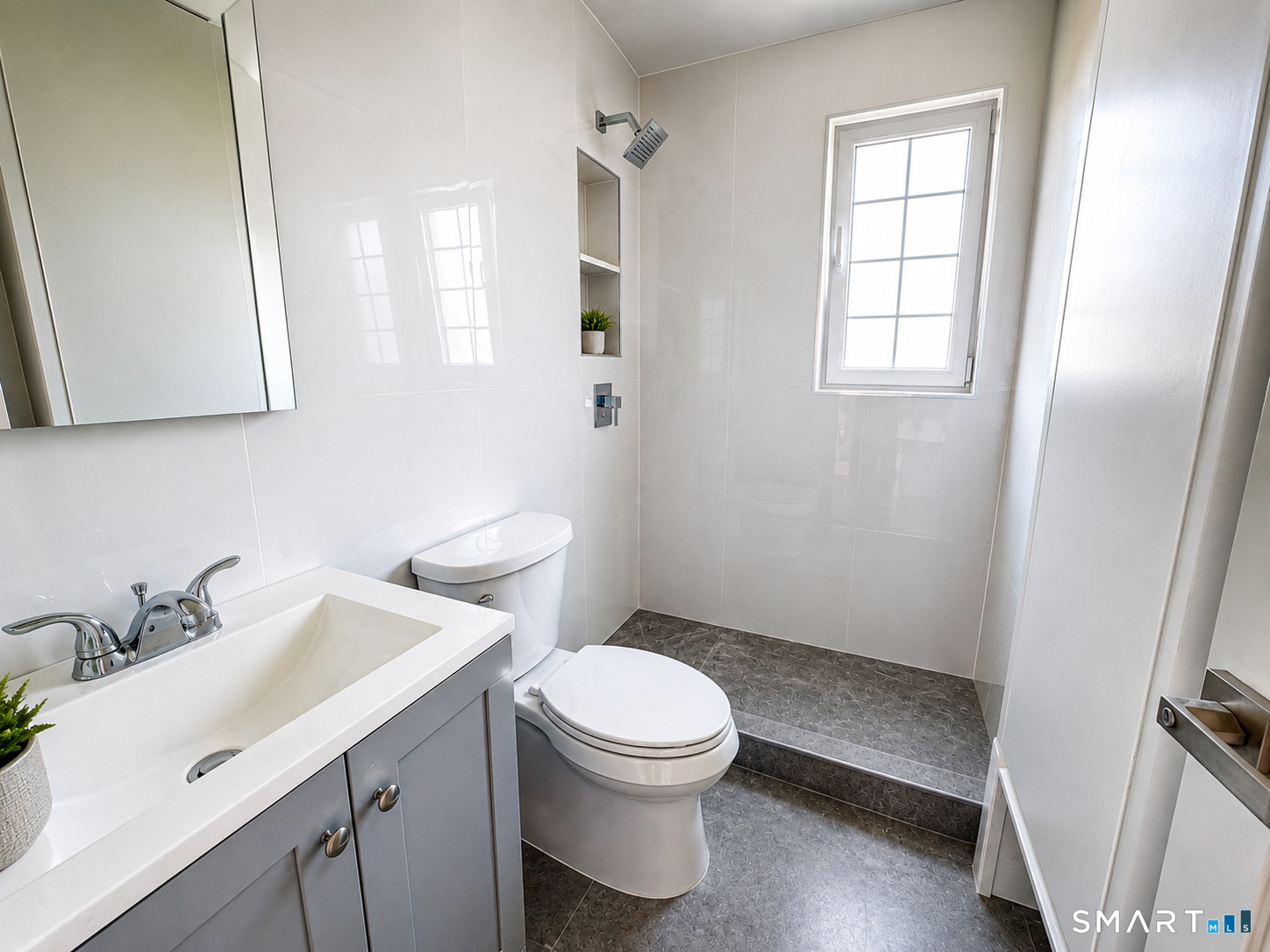 30 Revere Drive, Stamford, Connecticut photo 5