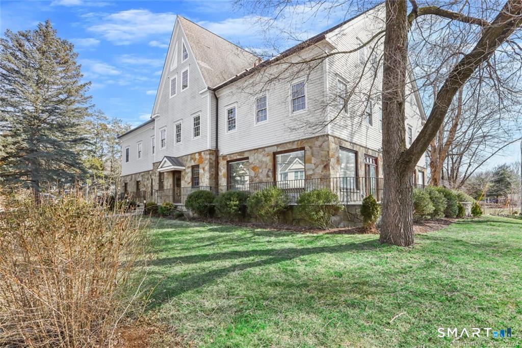 2 Hollyhock Road, Wilton, Connecticut photo 1
