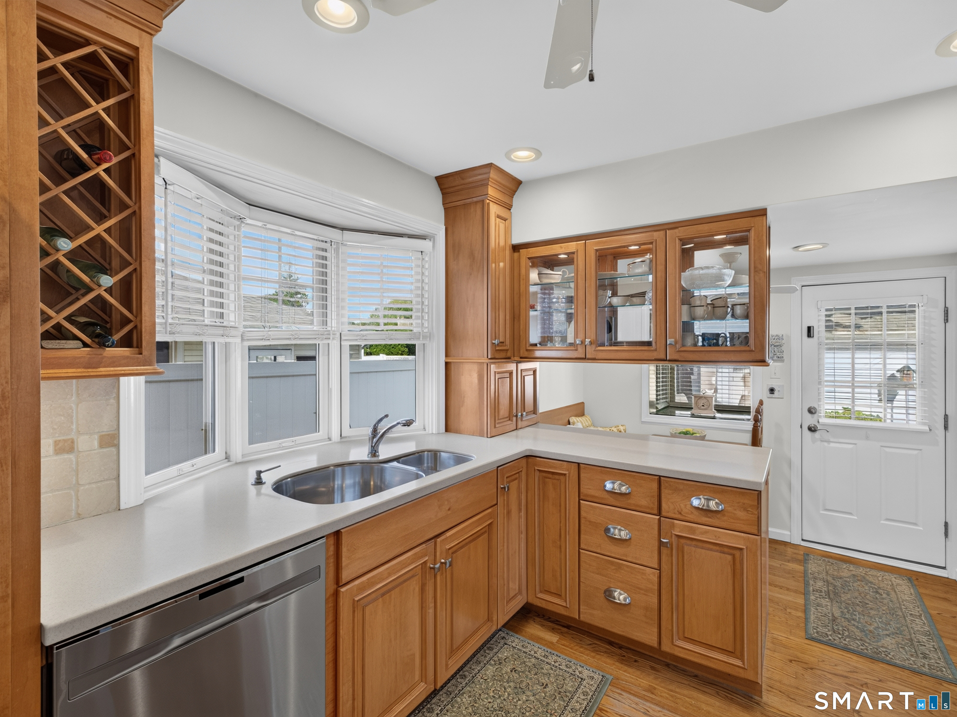 30 Neptune Drive photo 13