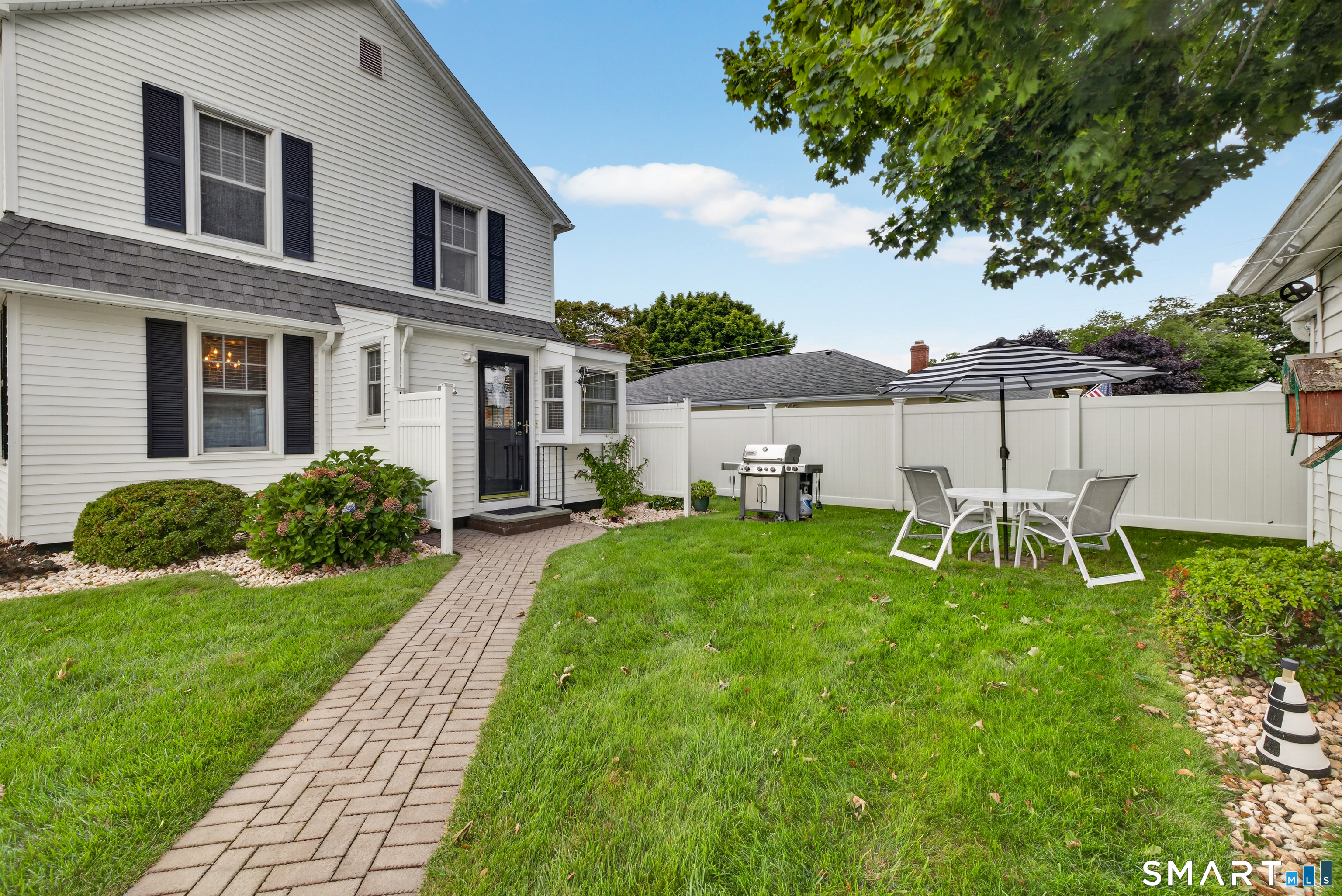 30 Neptune Drive photo 25