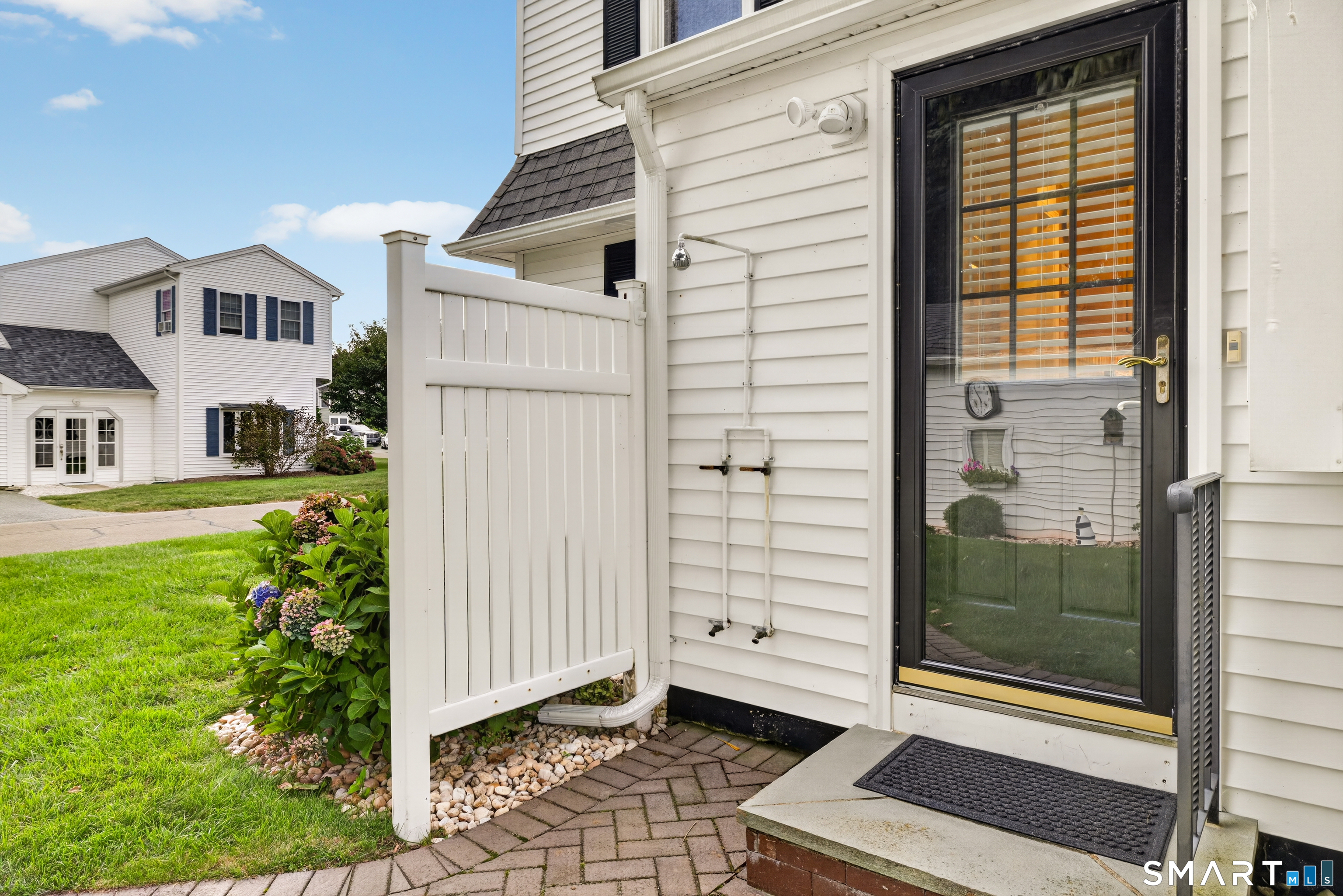 30 Neptune Drive photo 26