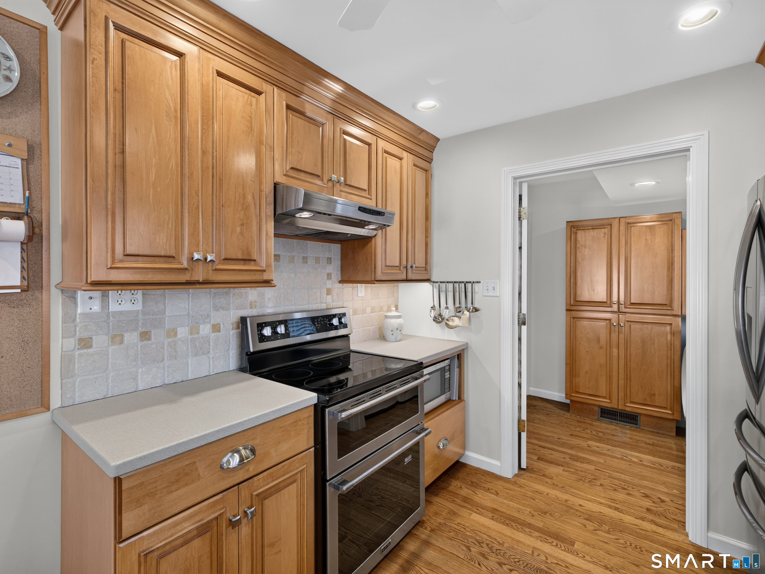 30 Neptune Drive photo 14