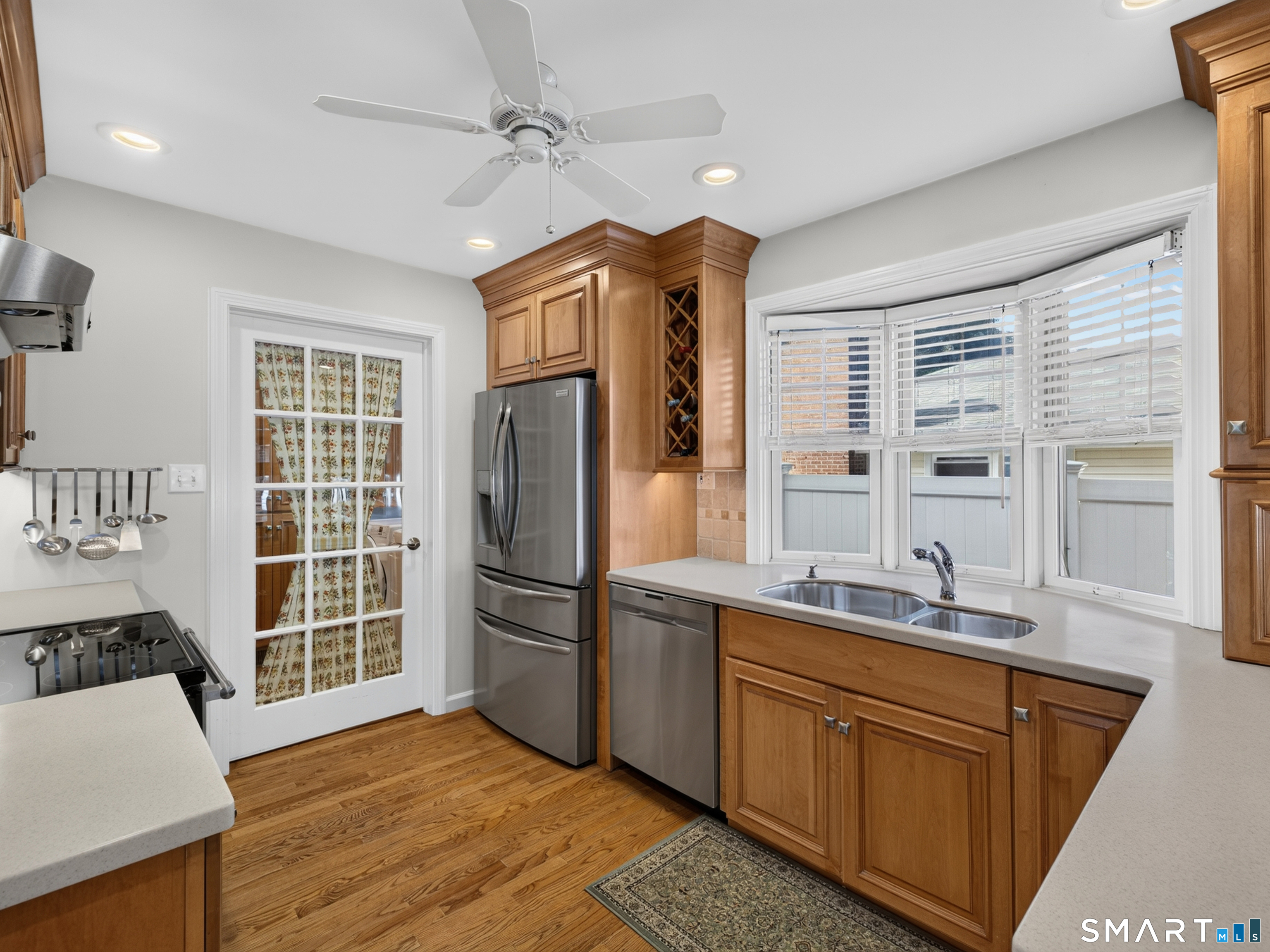 30 Neptune Drive photo 15