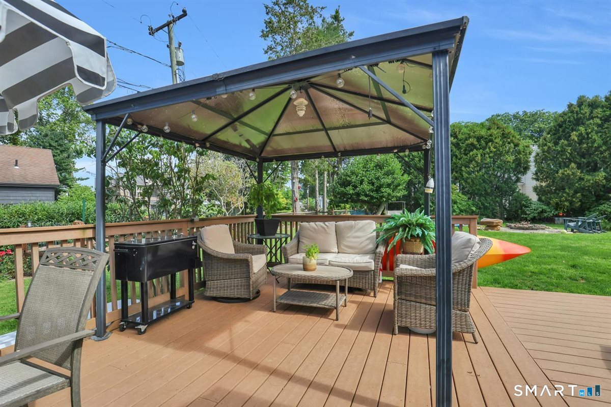 16 Hawthorne Road photo 28