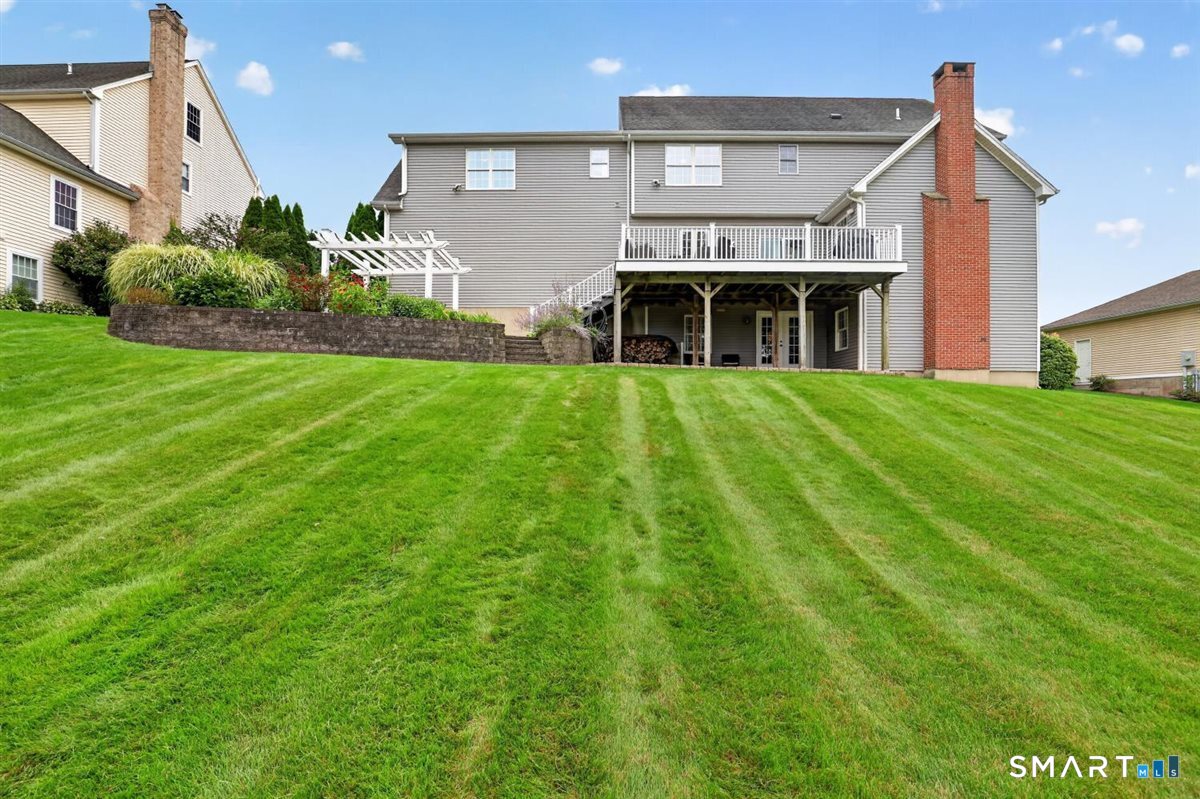 17 Knoll Lane photo 32