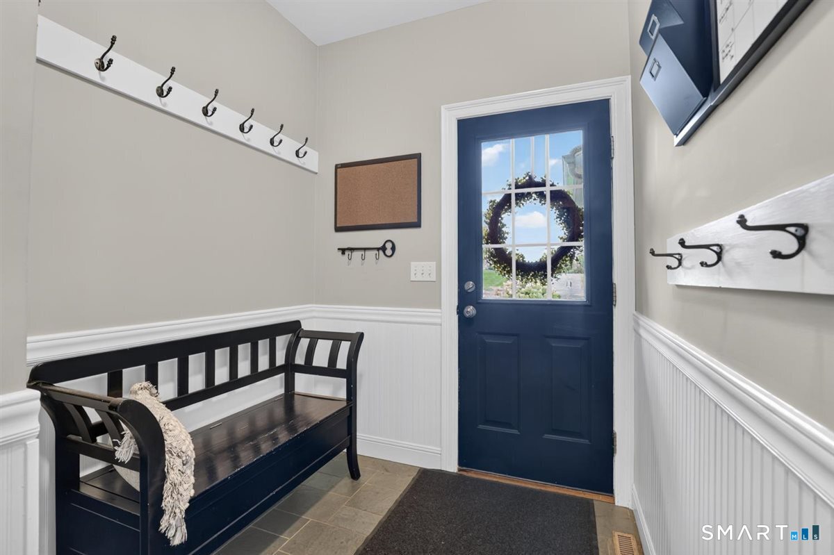17 Knoll Lane photo 14