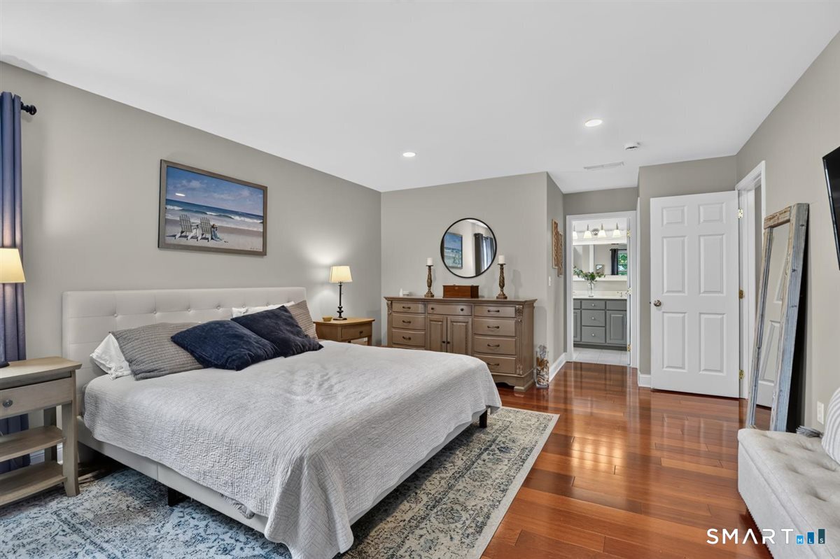 17 Knoll Lane photo 15