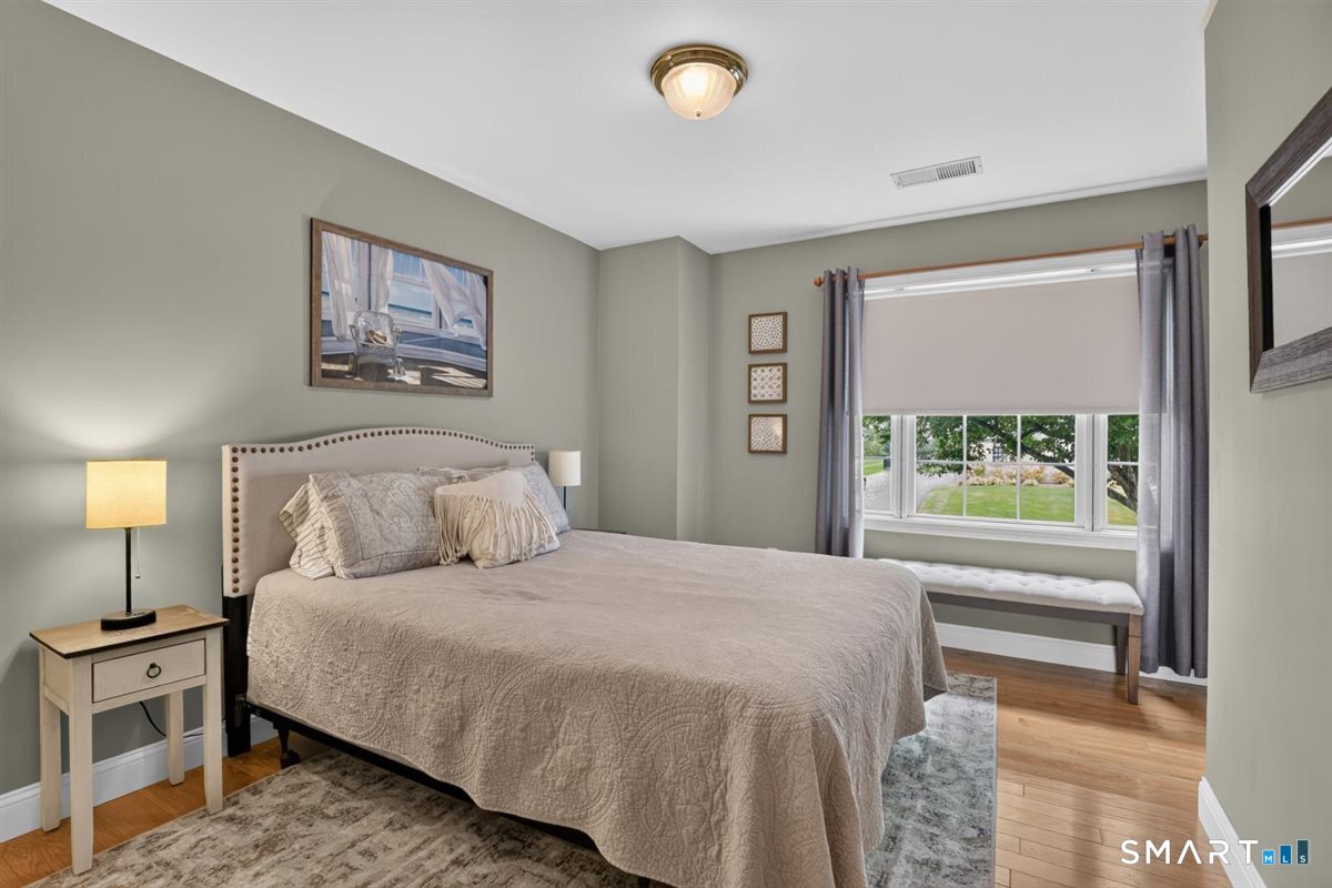 17 Knoll Lane photo 20