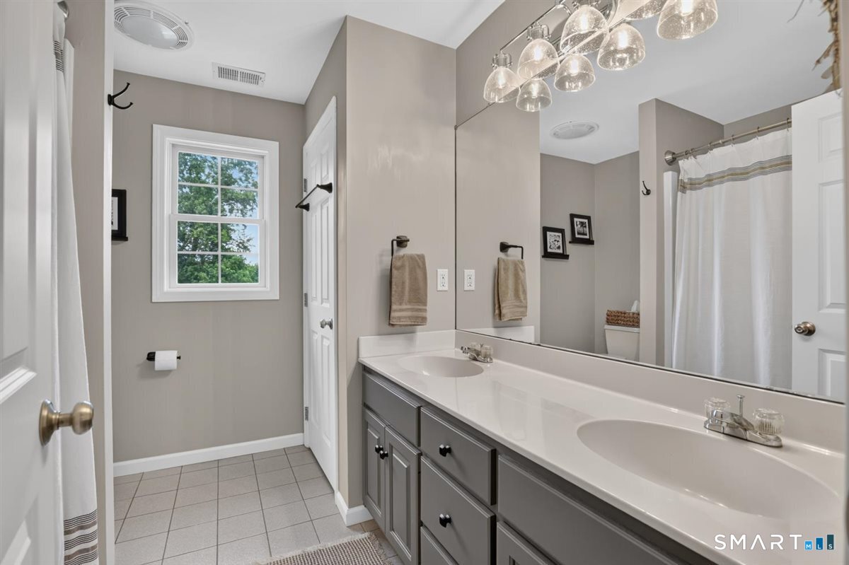 17 Knoll Lane photo 22