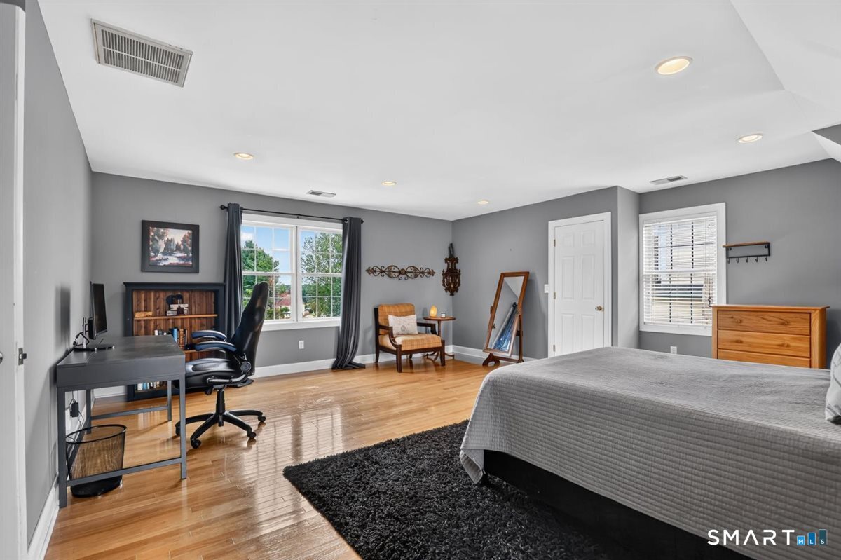 17 Knoll Lane photo 24