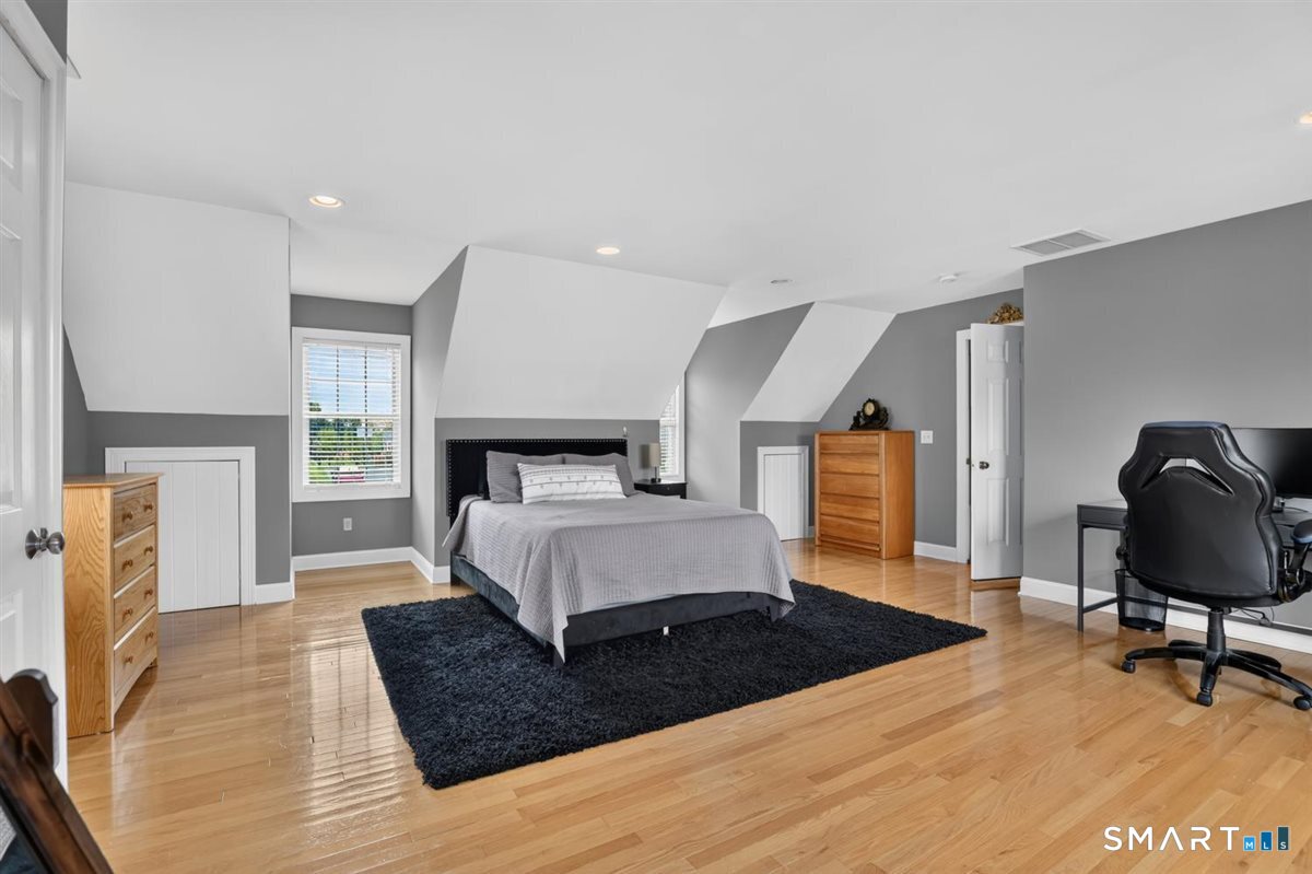 17 Knoll Lane photo 26