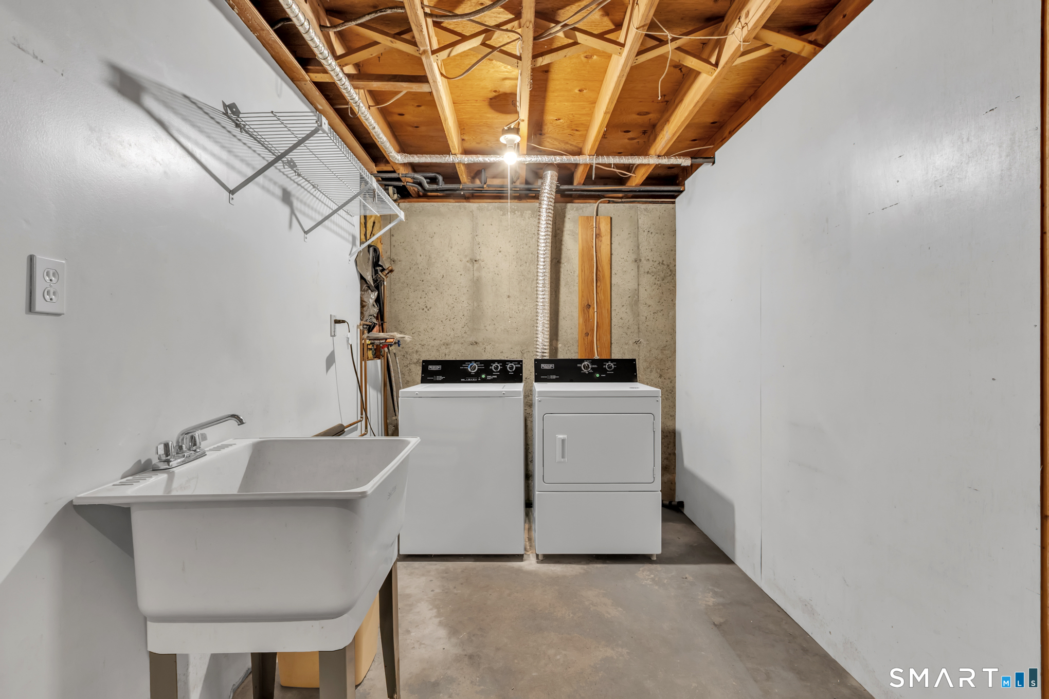 8 Geraldine Drive photo 28
