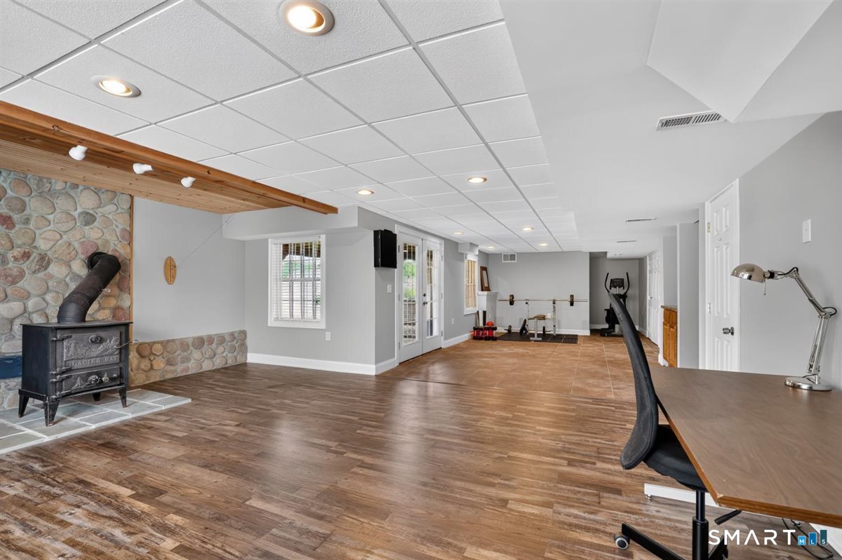 17 Knoll Lane photo 27