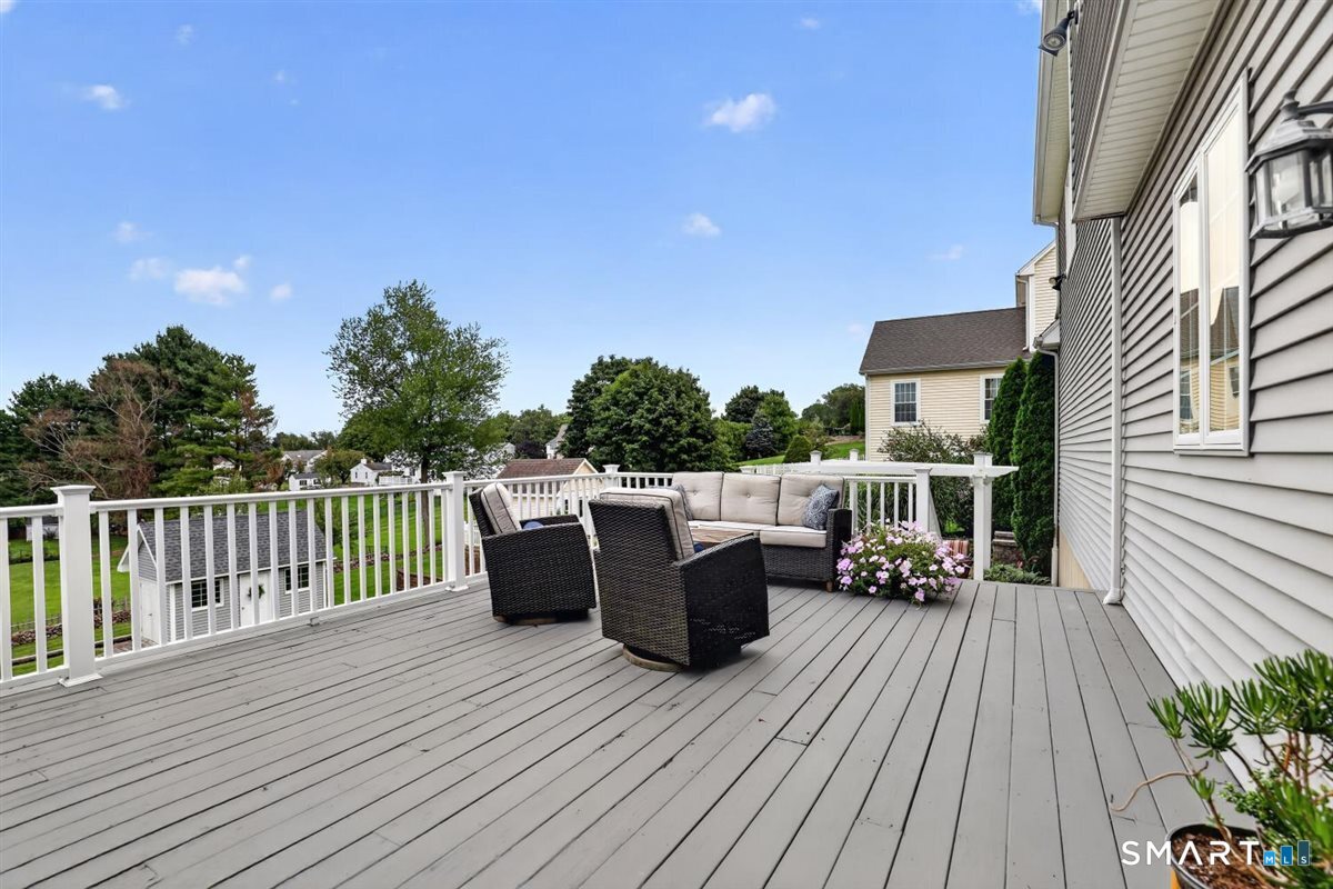 17 Knoll Lane photo 30